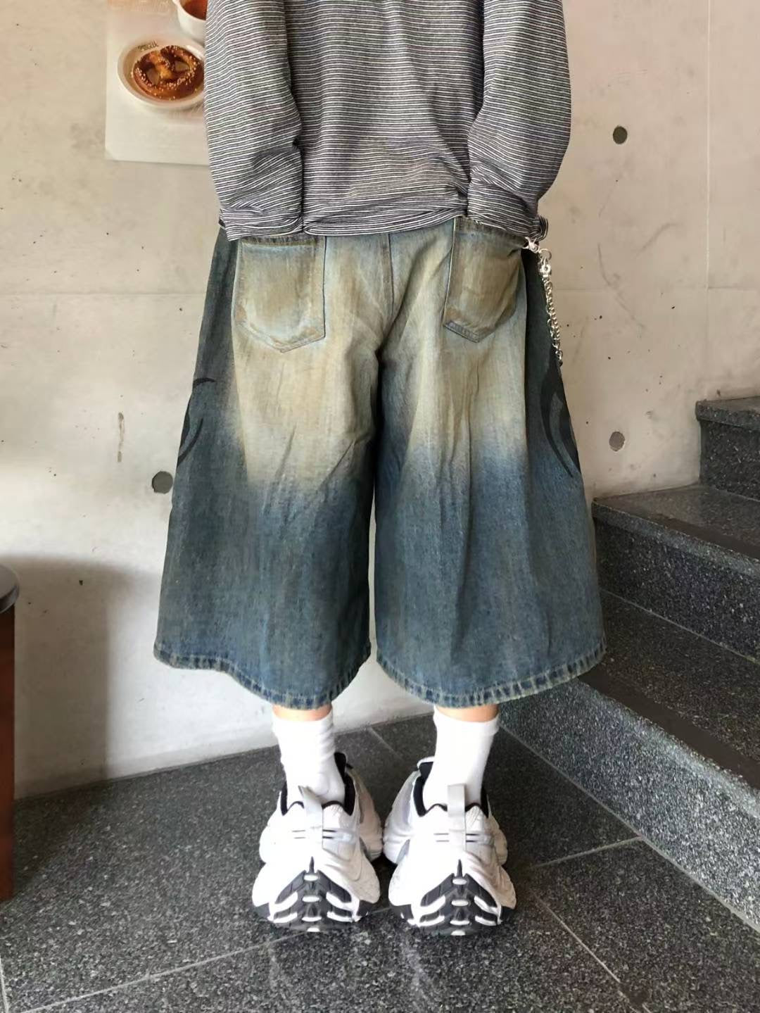 Swirl dirty jorts