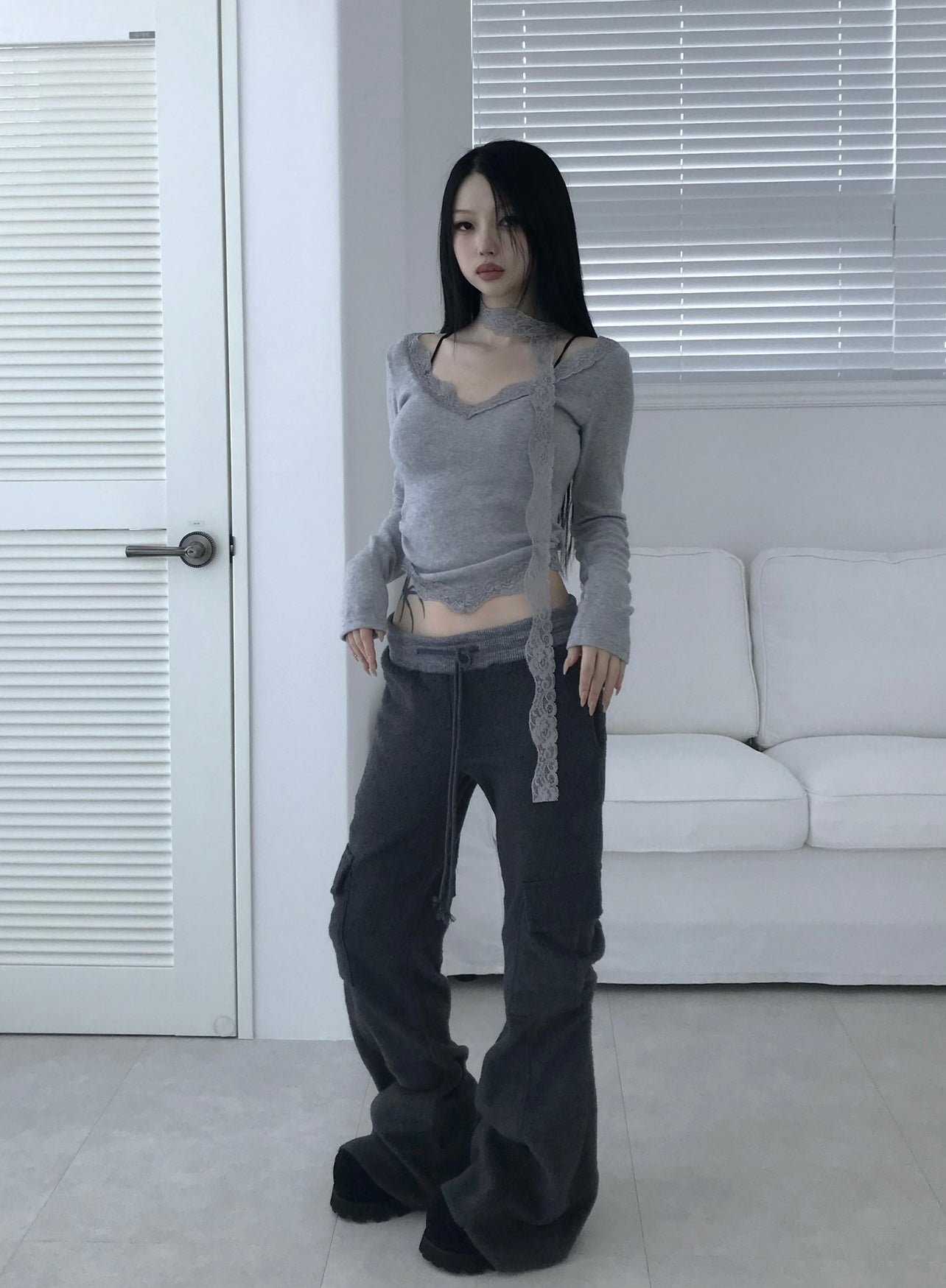 ‘ART’ v neck lace top with muffler