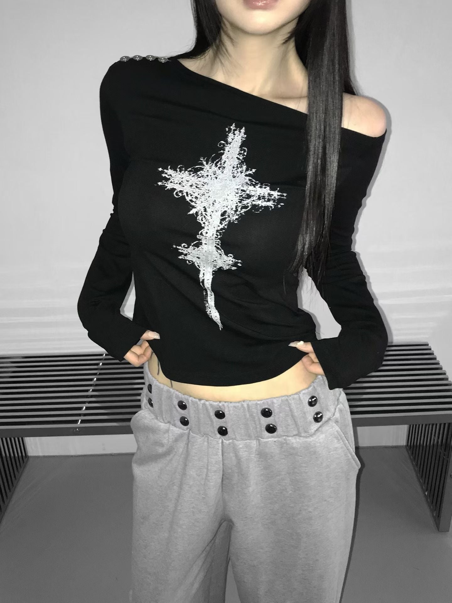 ‘Dracula’ one shoulder top