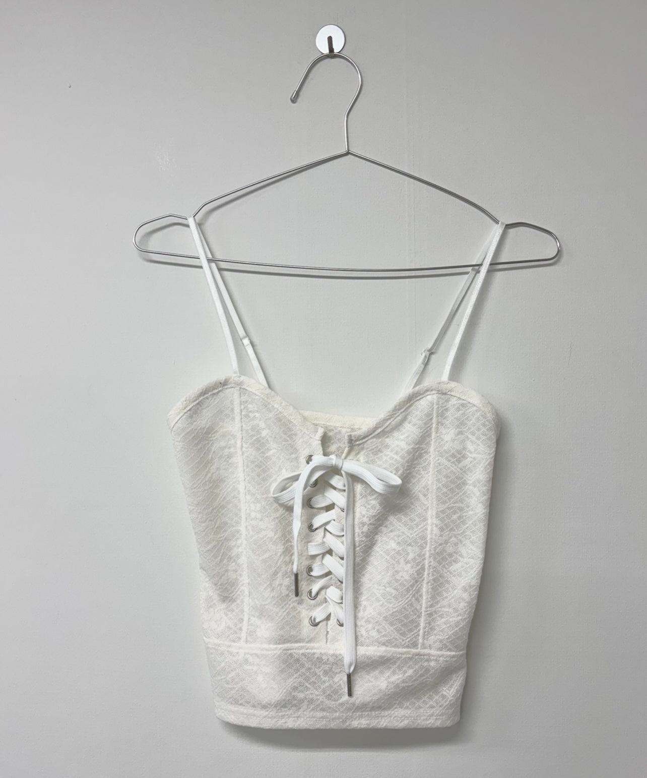 ‘TWINS’ ribbon lace tank top