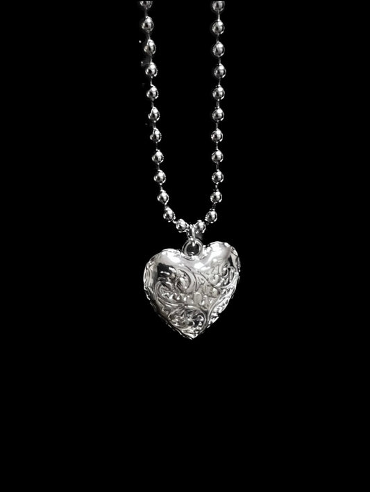 Texture heart necklace