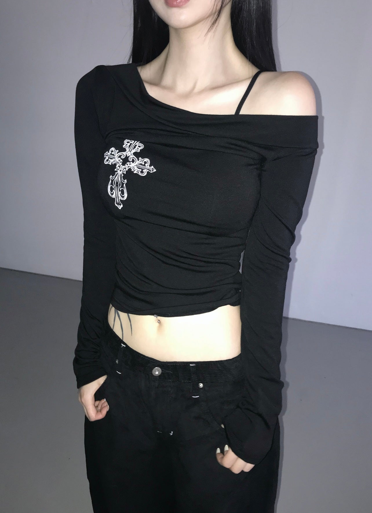 Cross one shoulder long sleeve