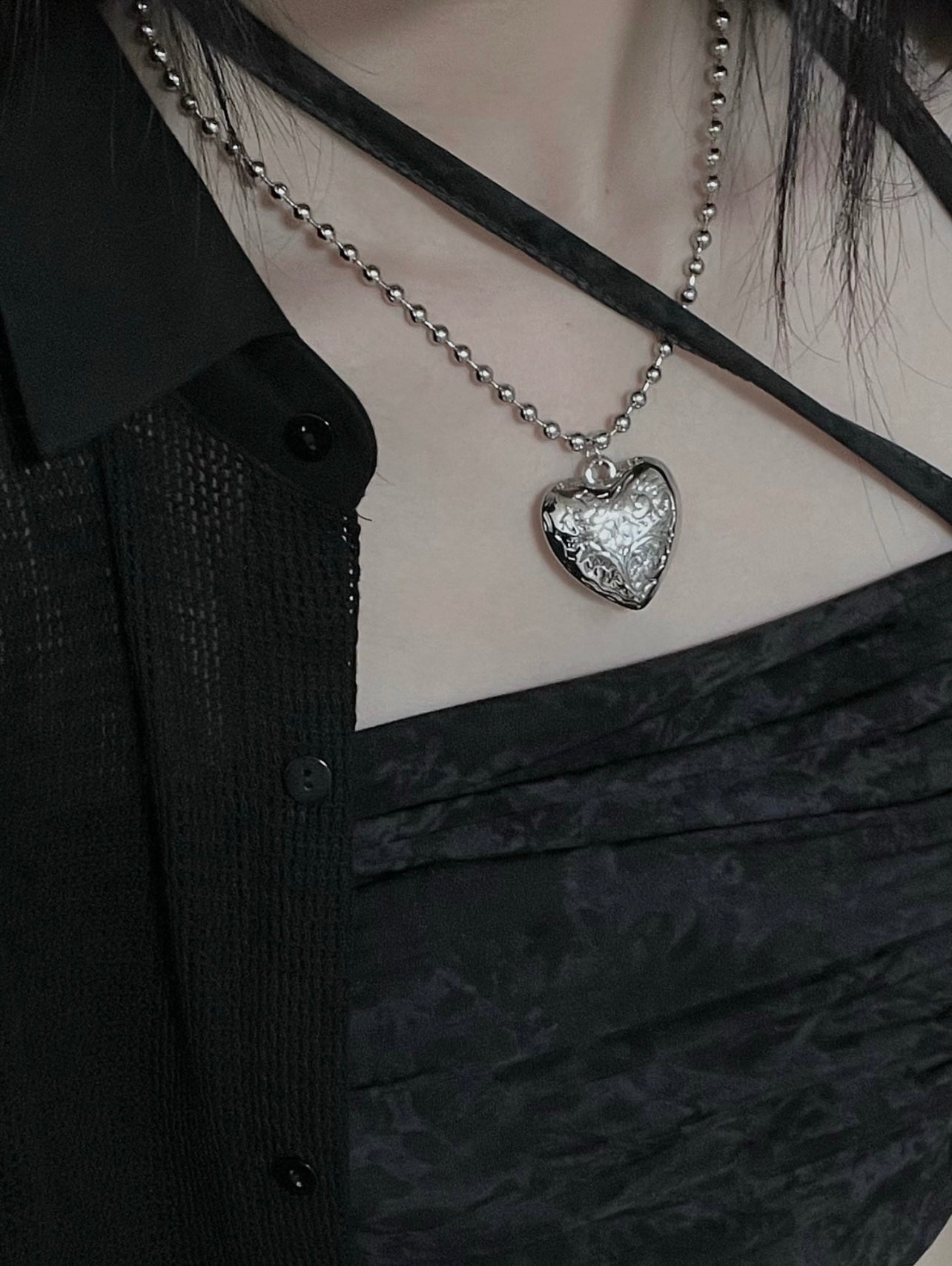 Texture heart necklace