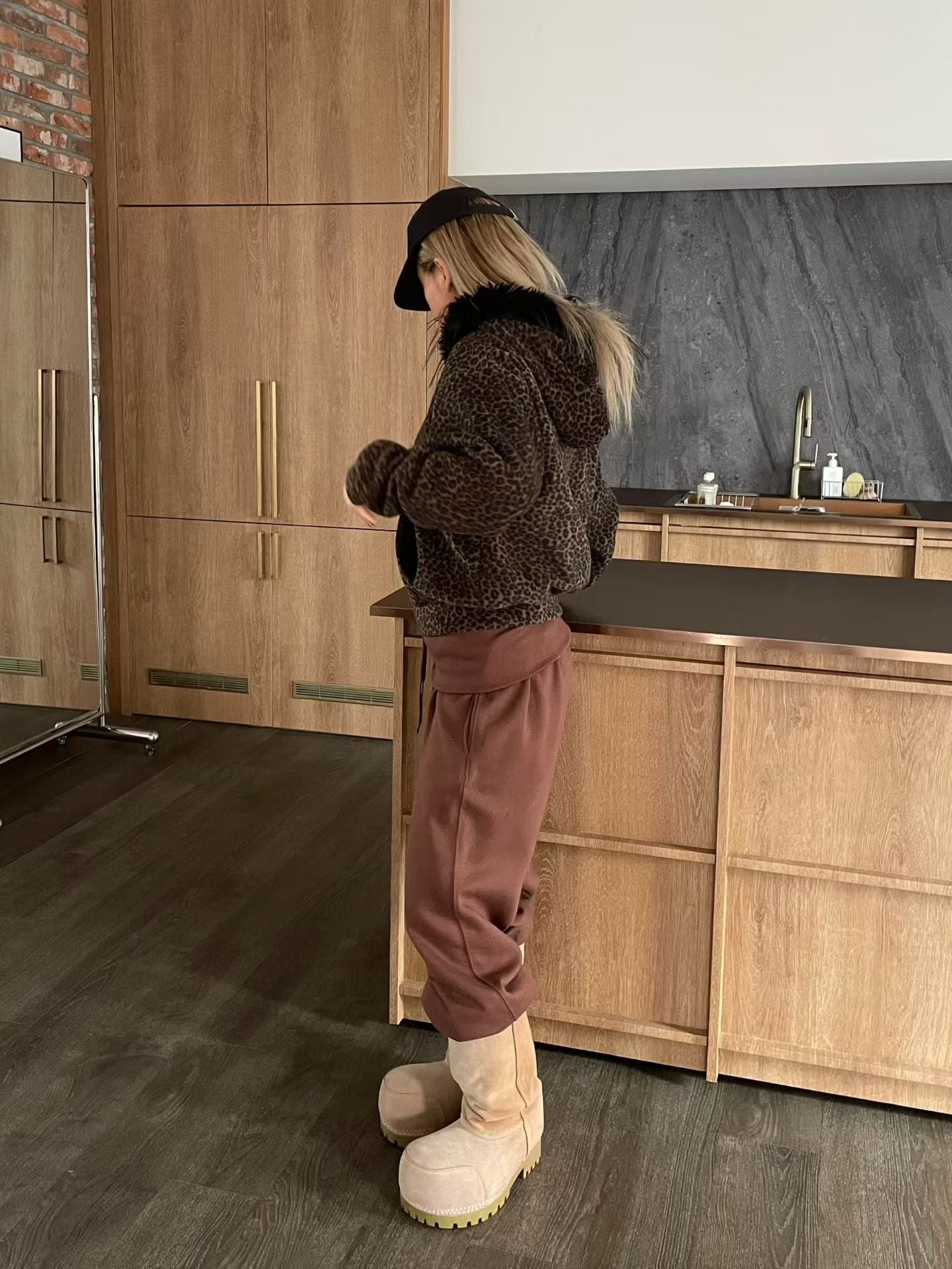 ‘AH AH’ leopard fur hoodie zip up