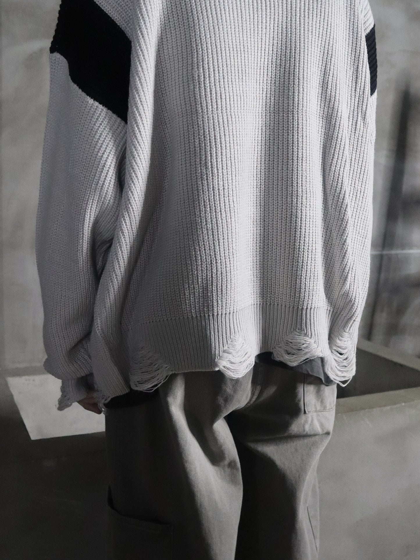 [unisex] Sharp line damaged zipup knitwear