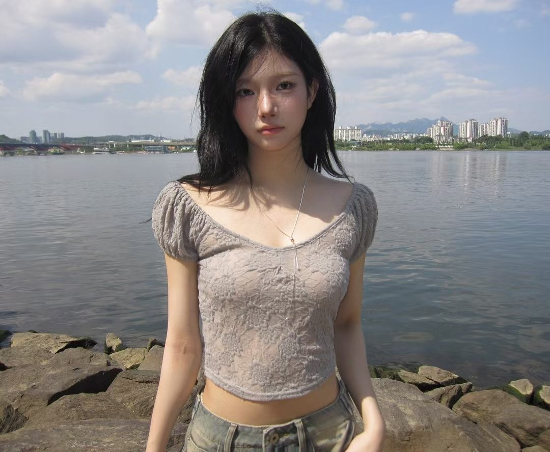 ‘ALL THE LOVE’ fafa lace top