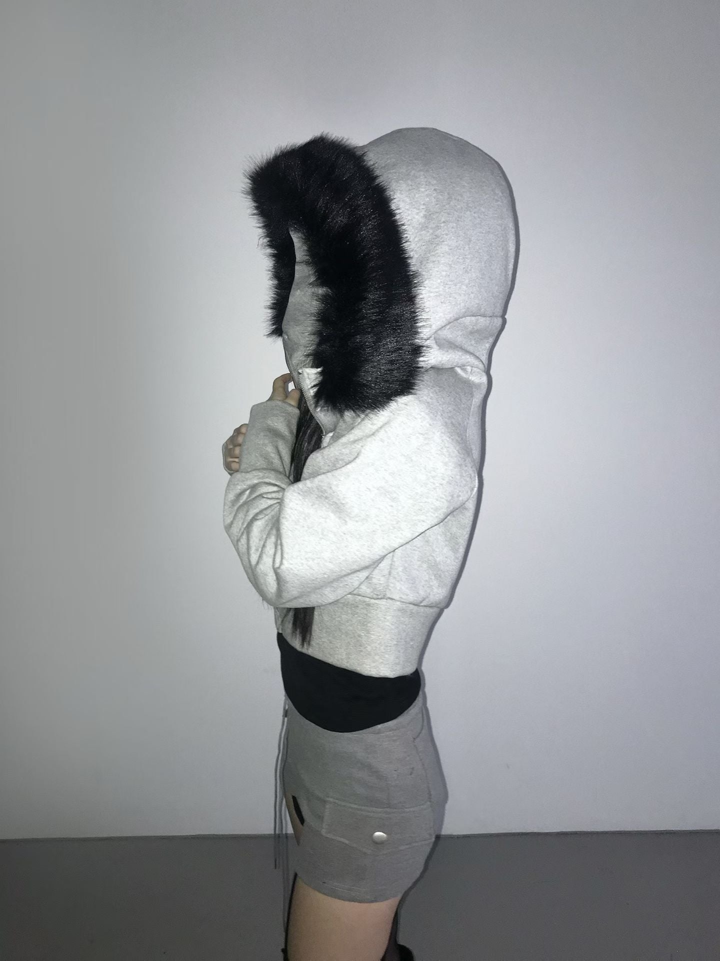‘Jealous type’ fur cropped hoodie zip up