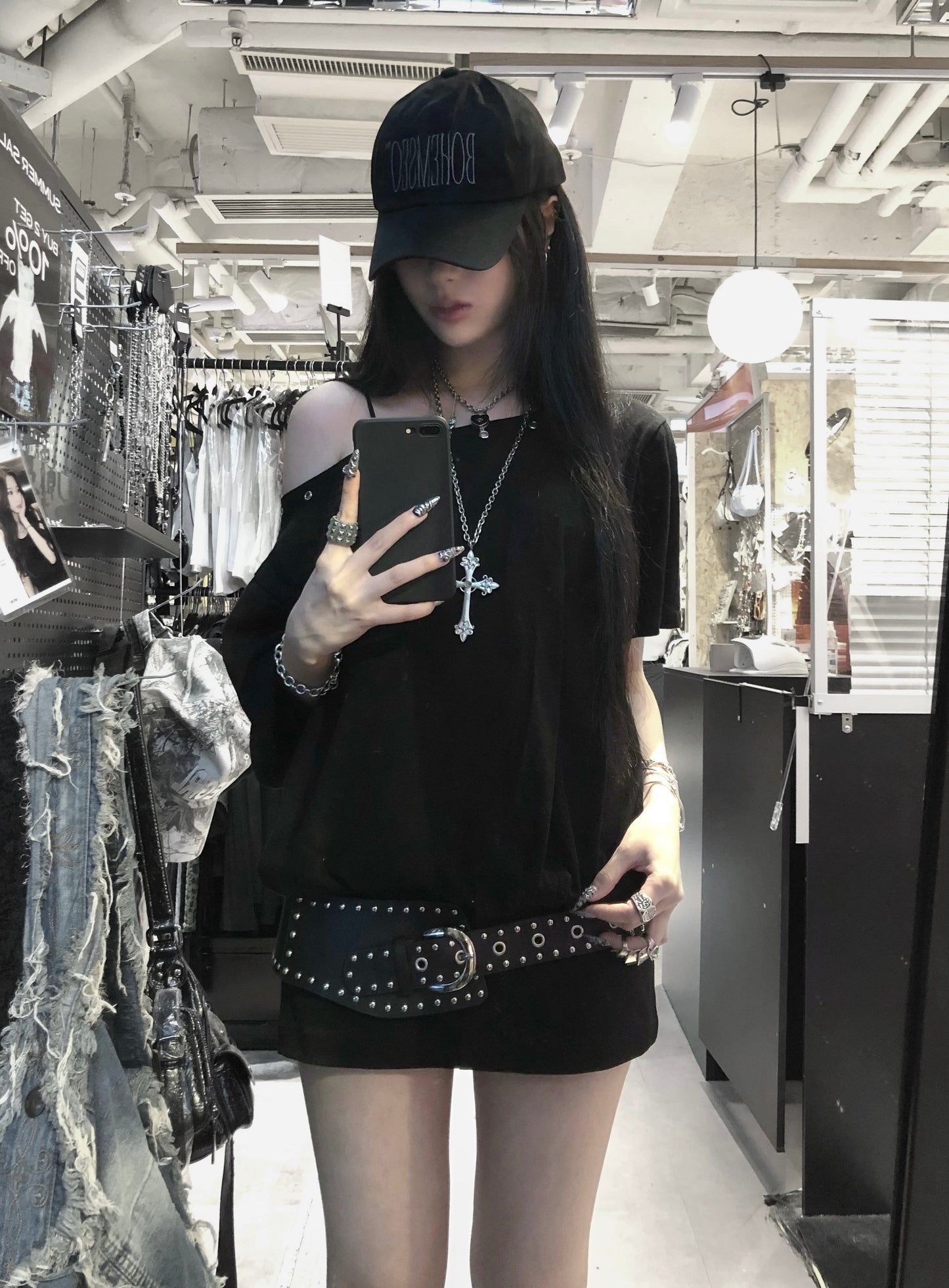 Eyelet off shoulder tee