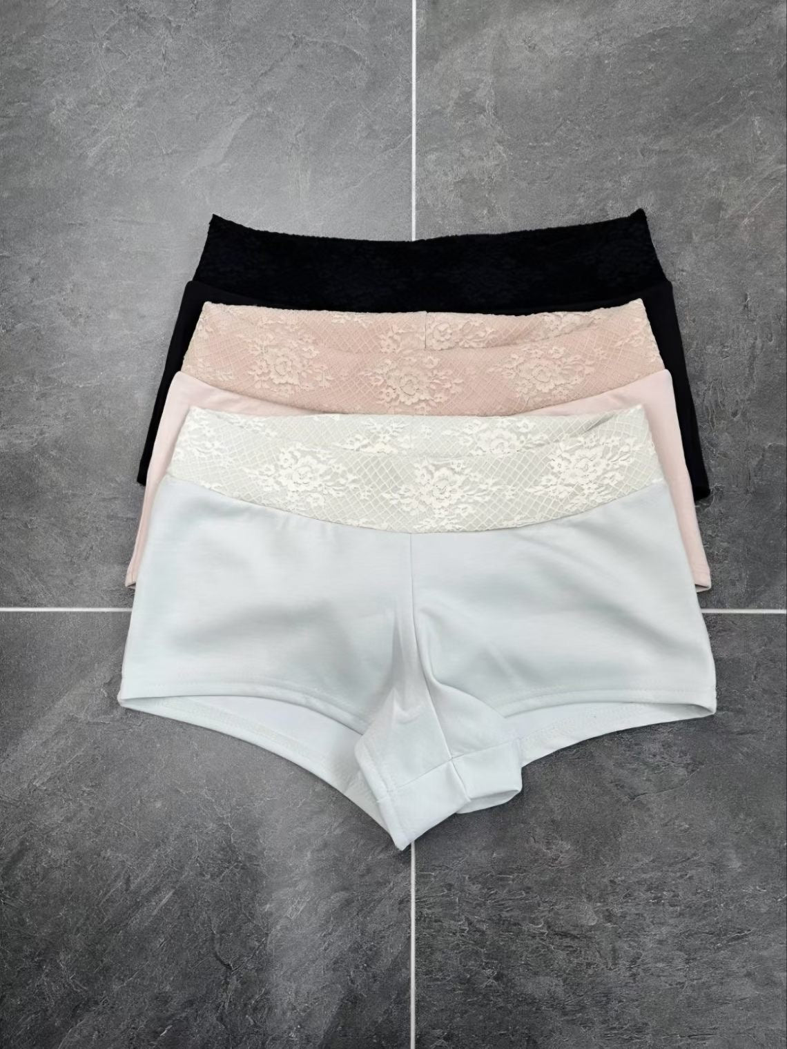 ‘Love to dream’ shorts