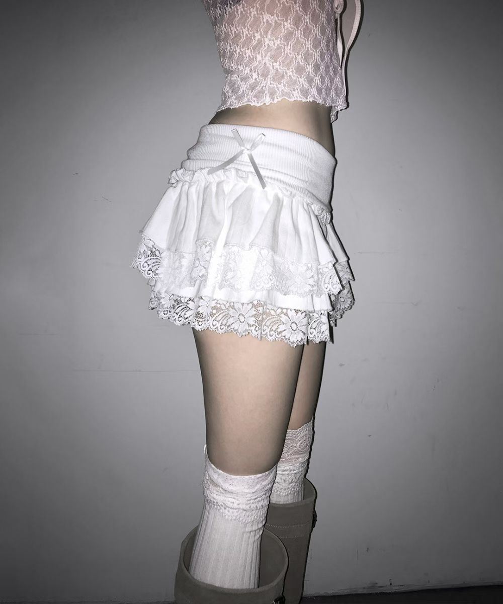 ‘Vanilla days’ lace cake skorts