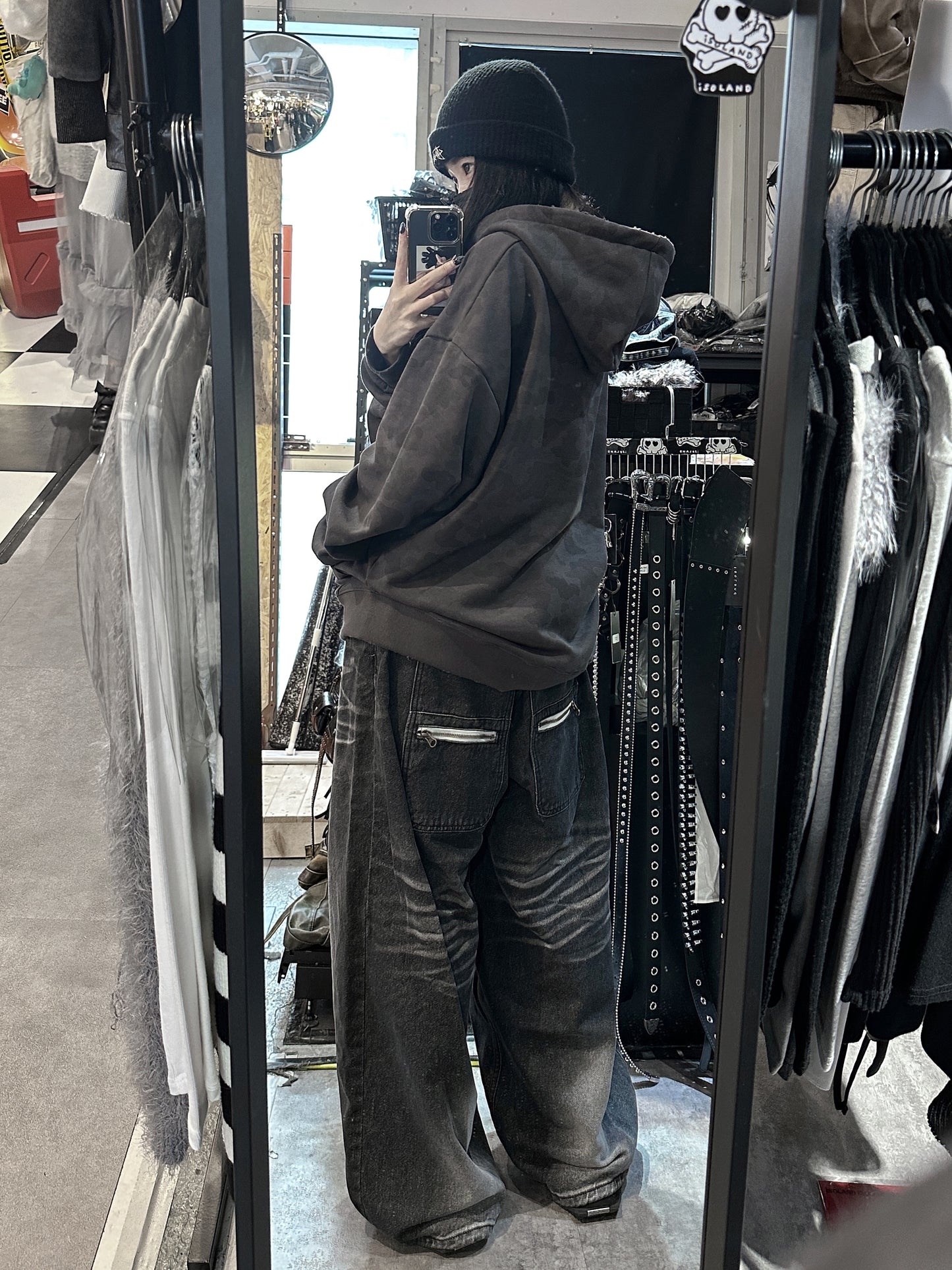 Back zipper pockets loose jeans