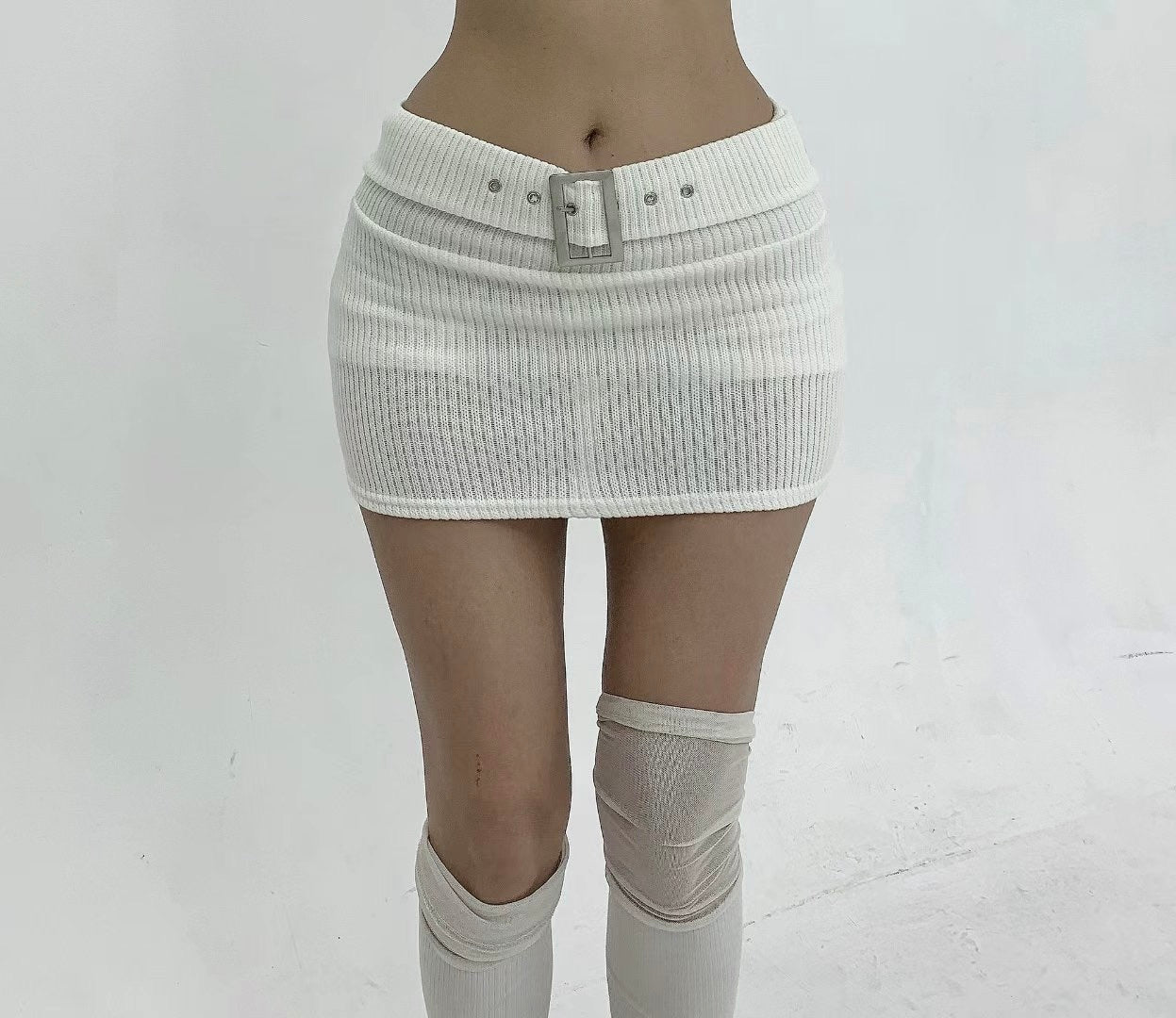 Cream belt skirt
