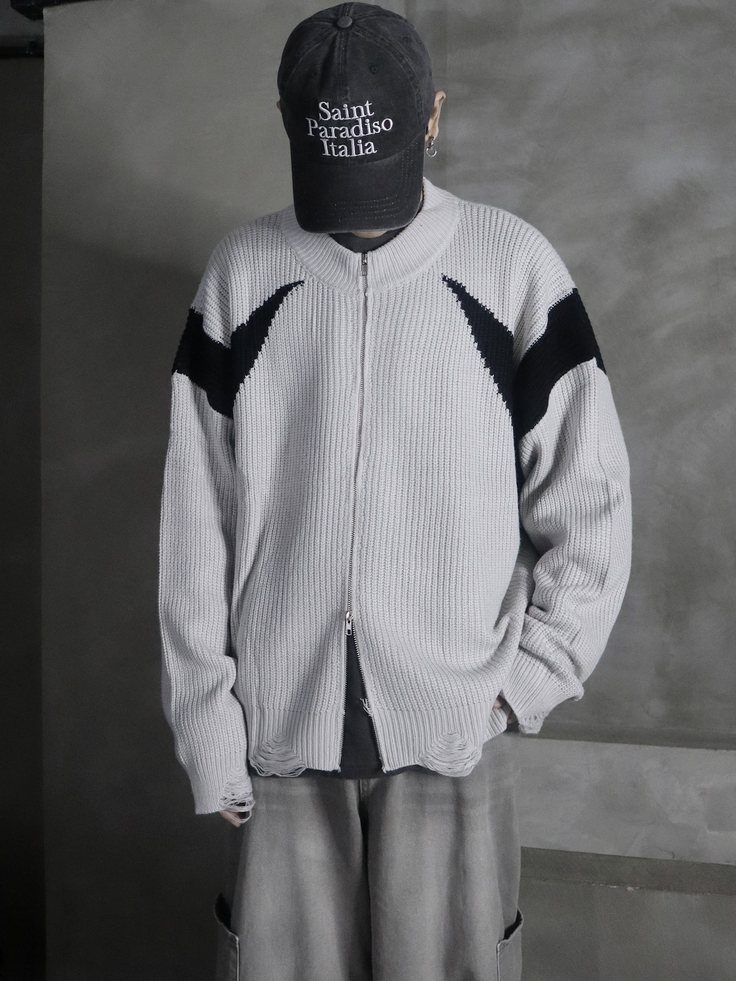 [unisex] Sharp line damaged zipup knitwear