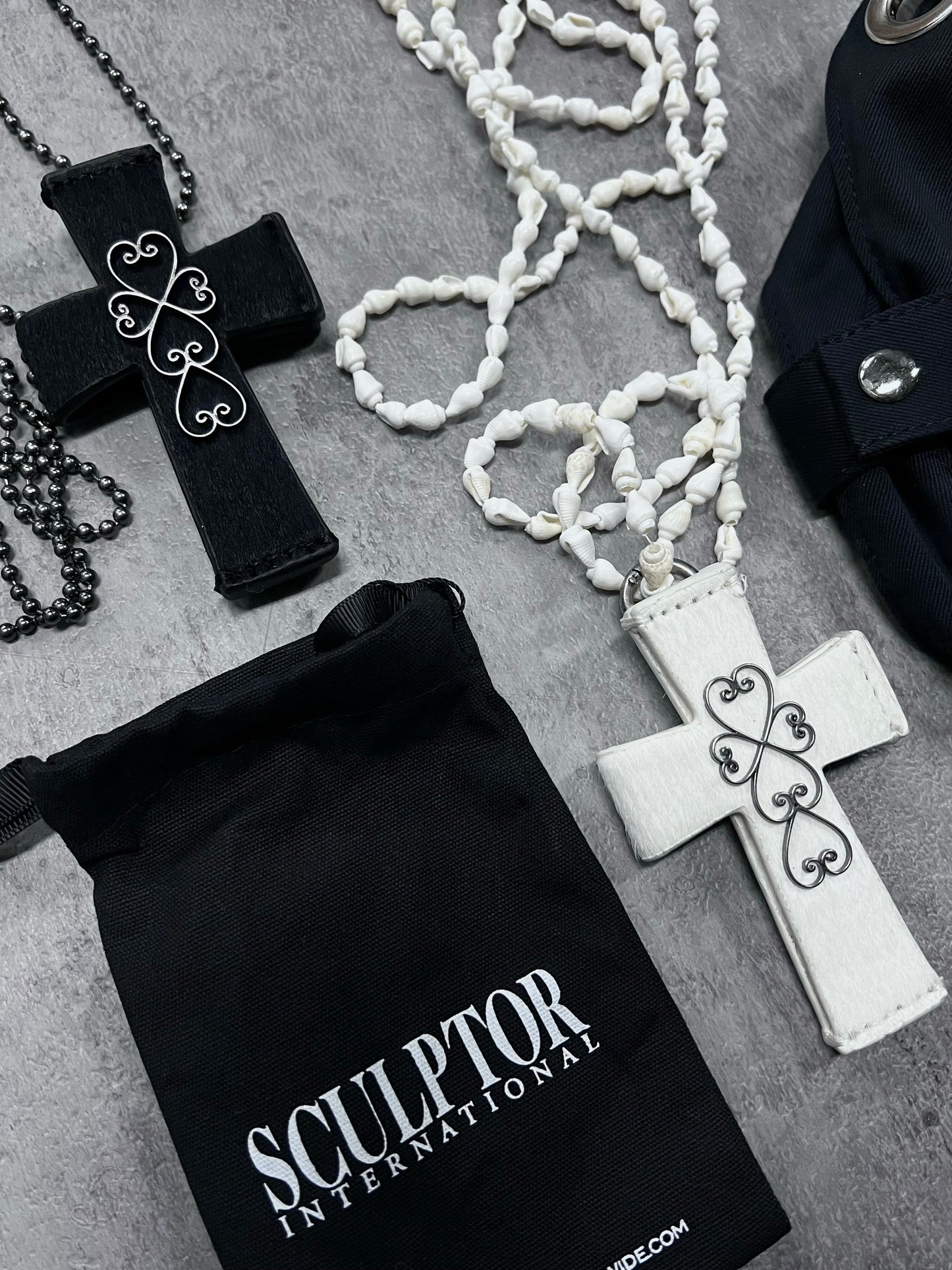 Cross hair on strap wallet