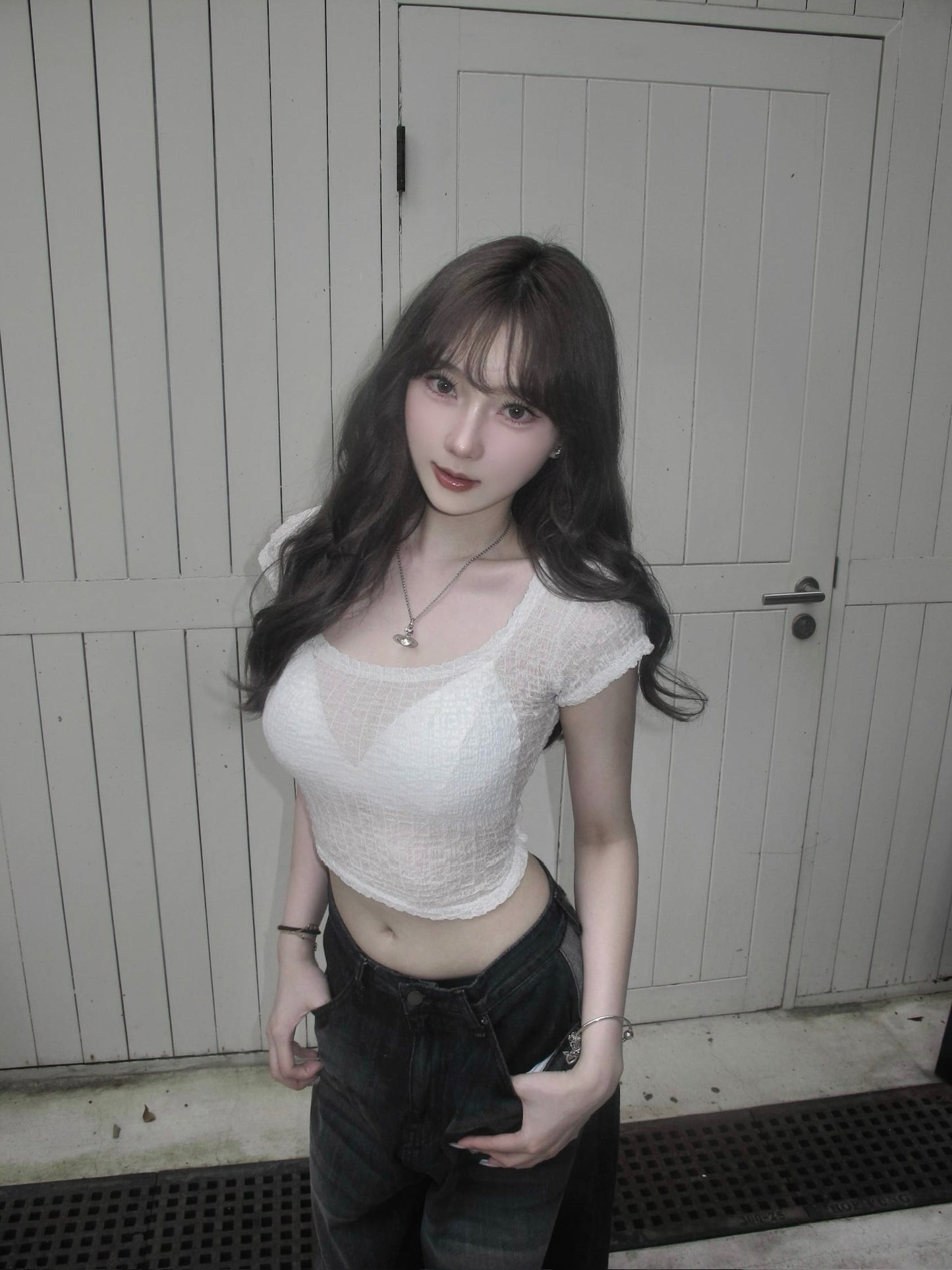 Back open strap wrinkle top