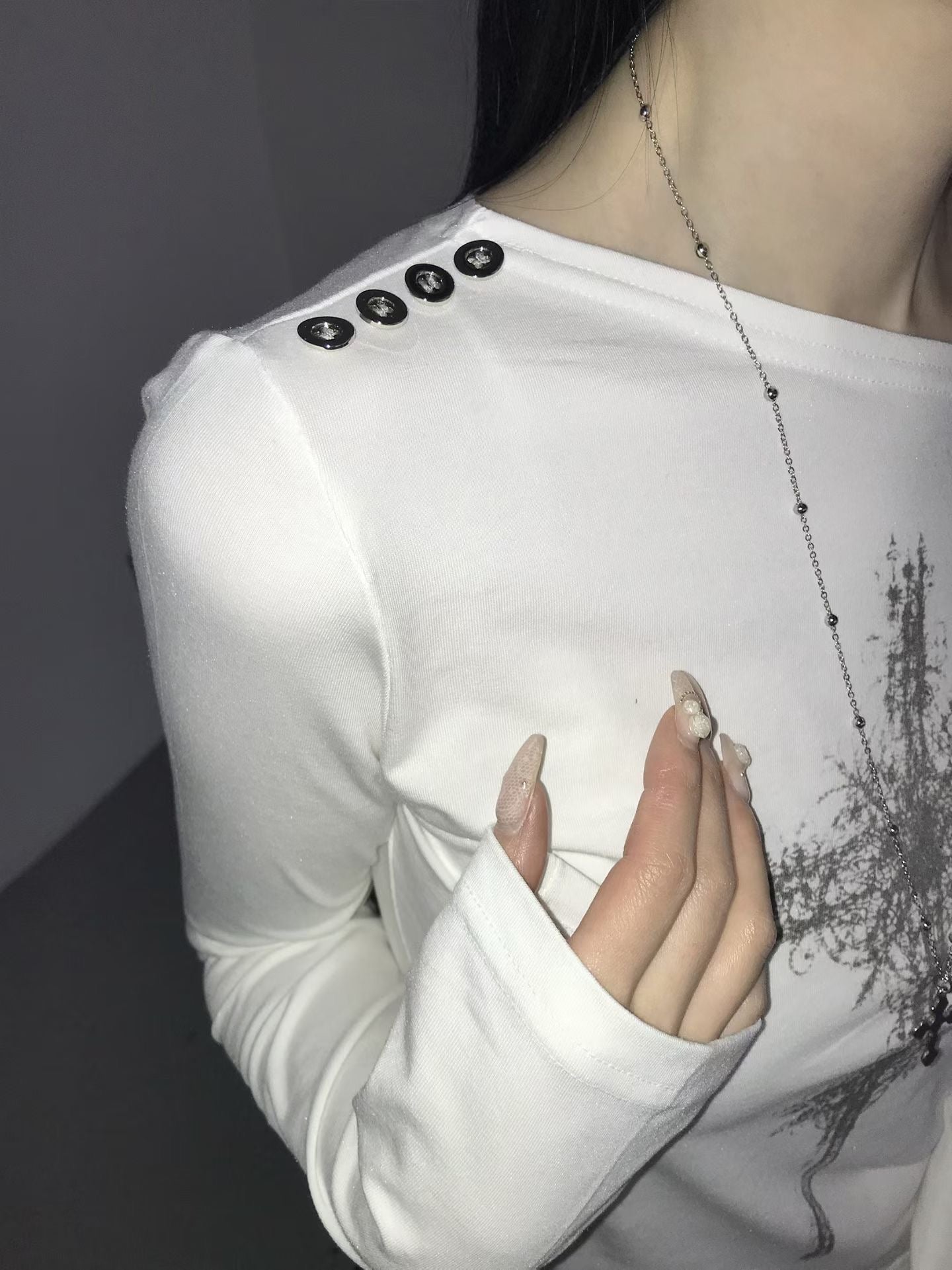 ‘Dracula’ one shoulder top