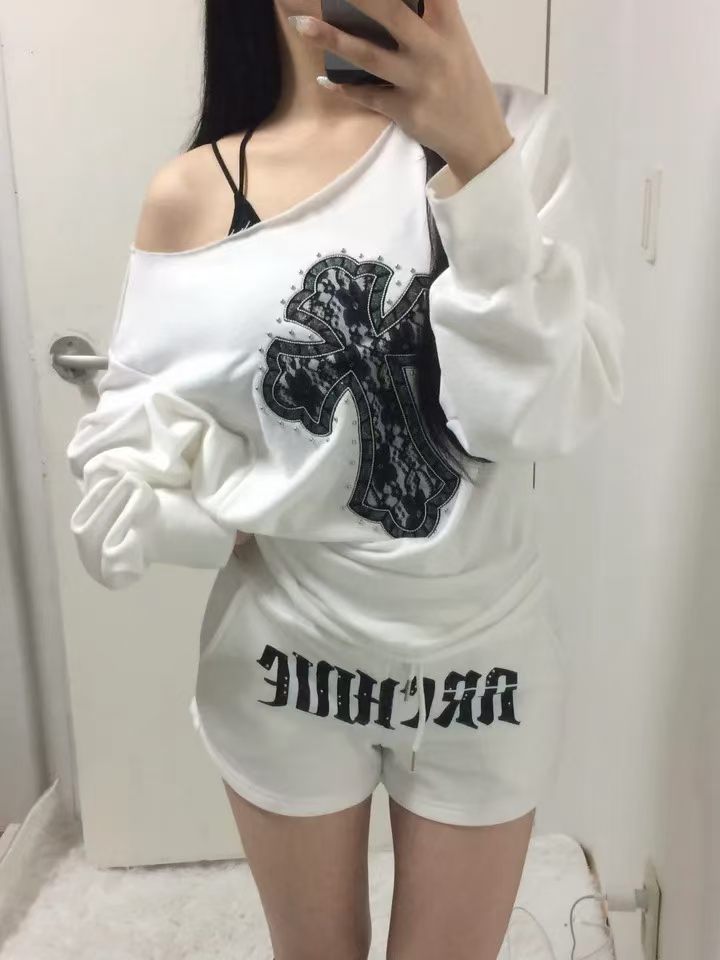 ‘King Vamp’ one shoulder top