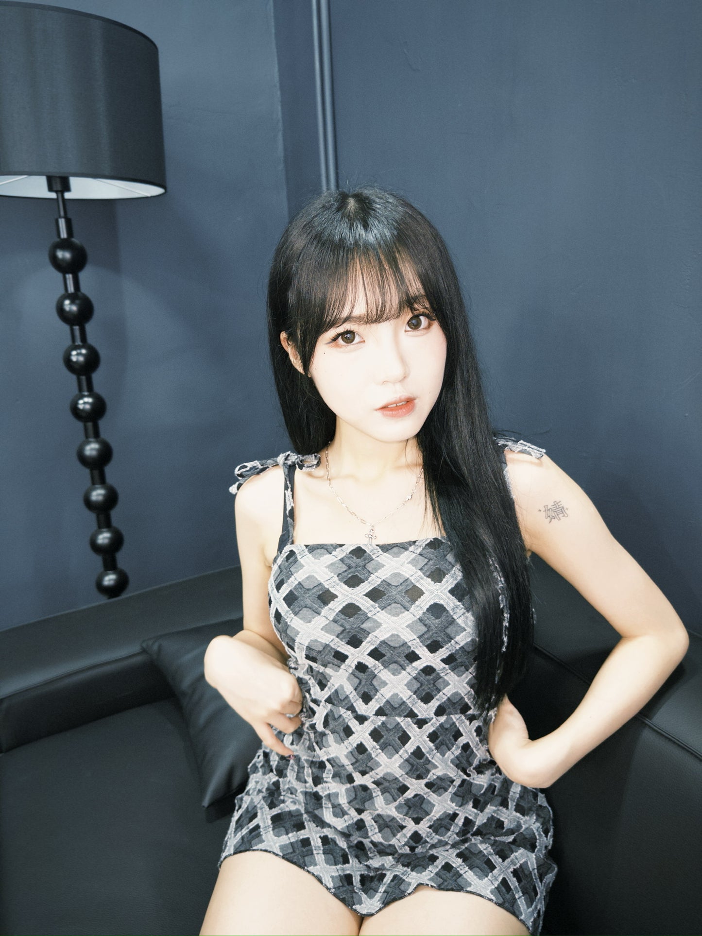 菱形格紋磨毛邊綁帶連衣裙