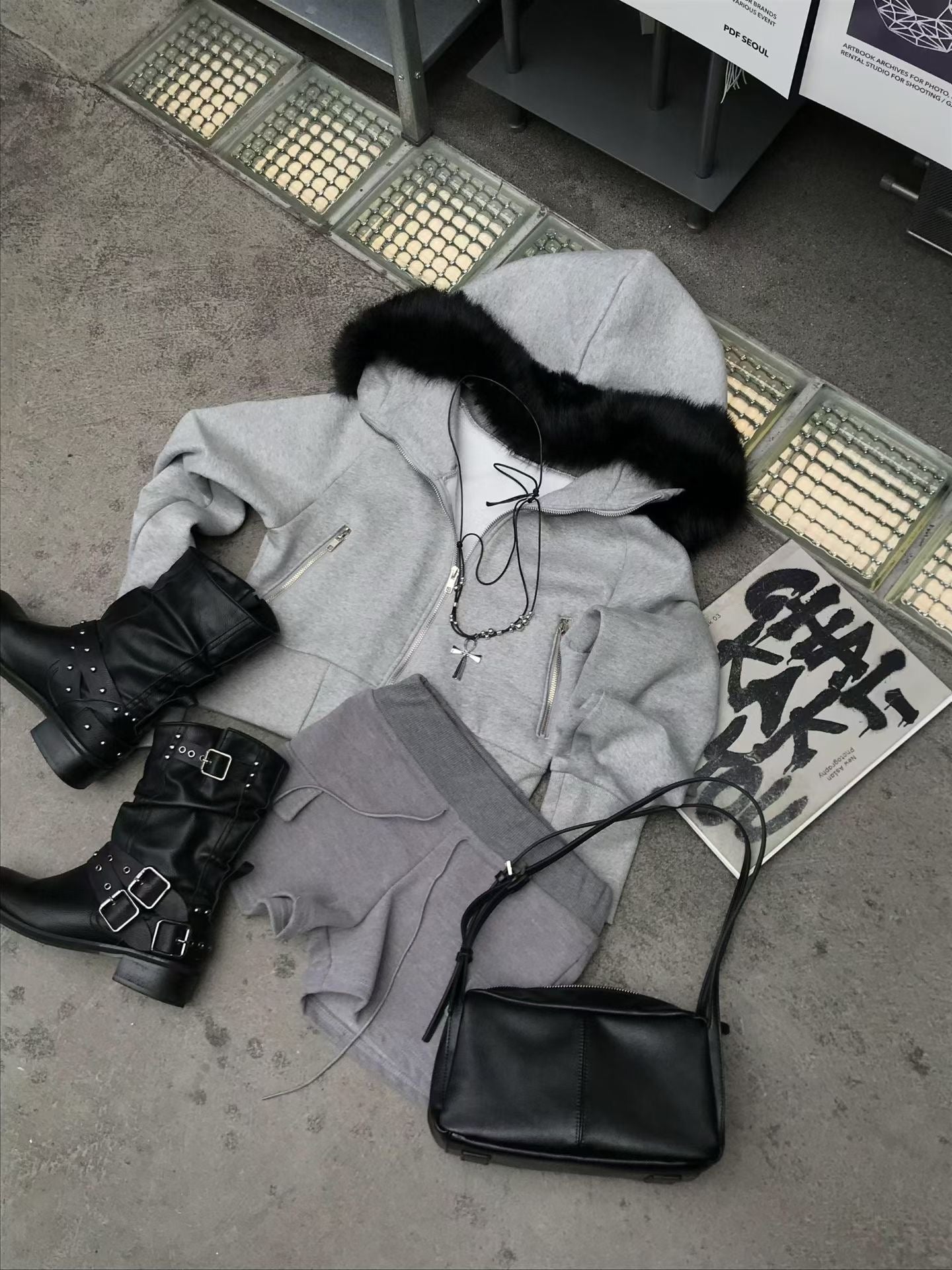 ‘Jealous type’ fur cropped hoodie zip up