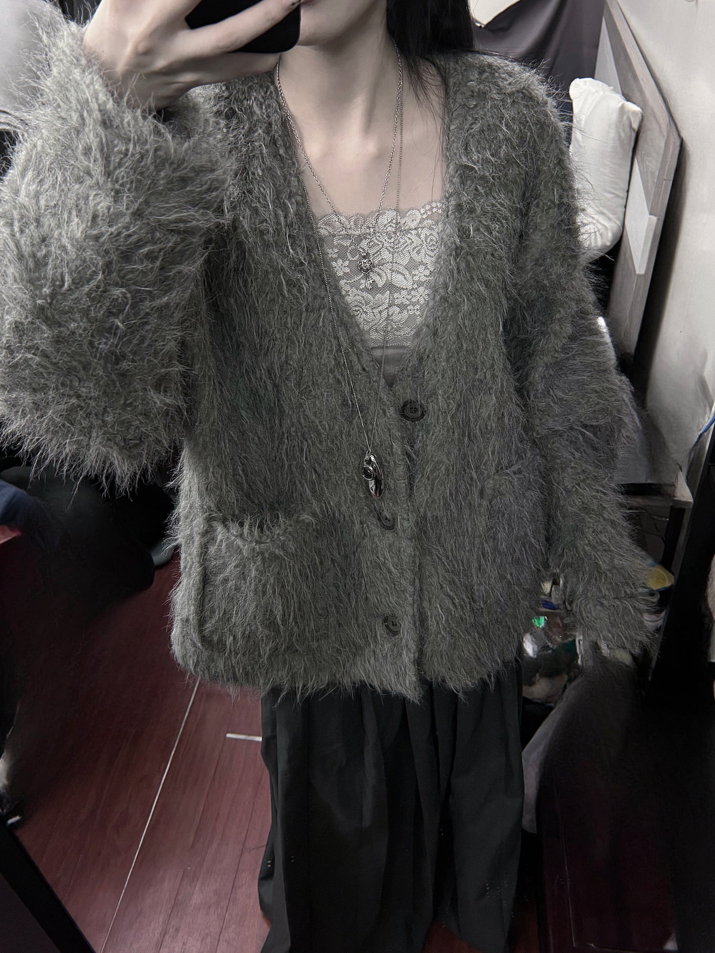 [unisex]海馬毛V領鈕扣外套