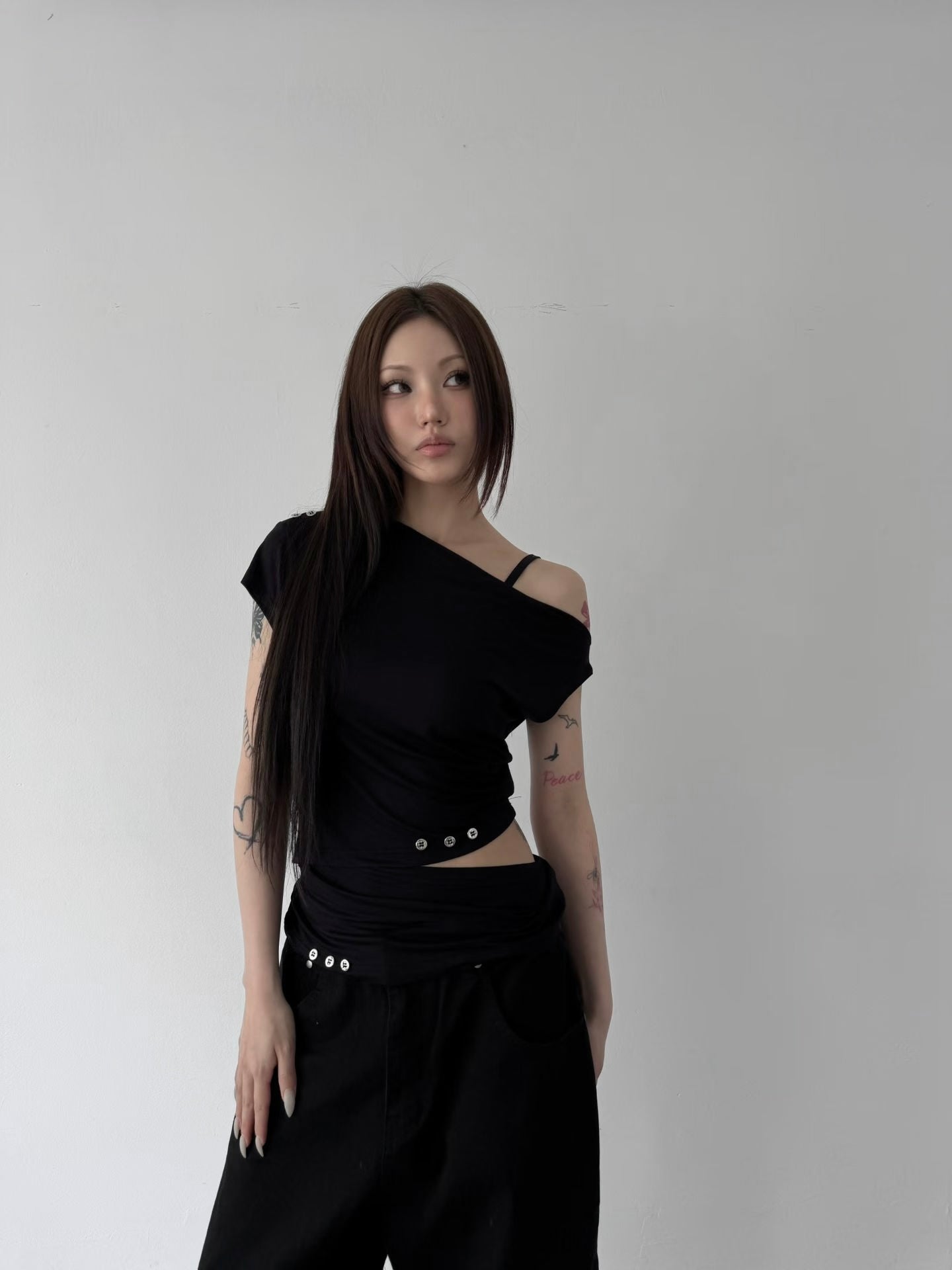 Side hollow out tee