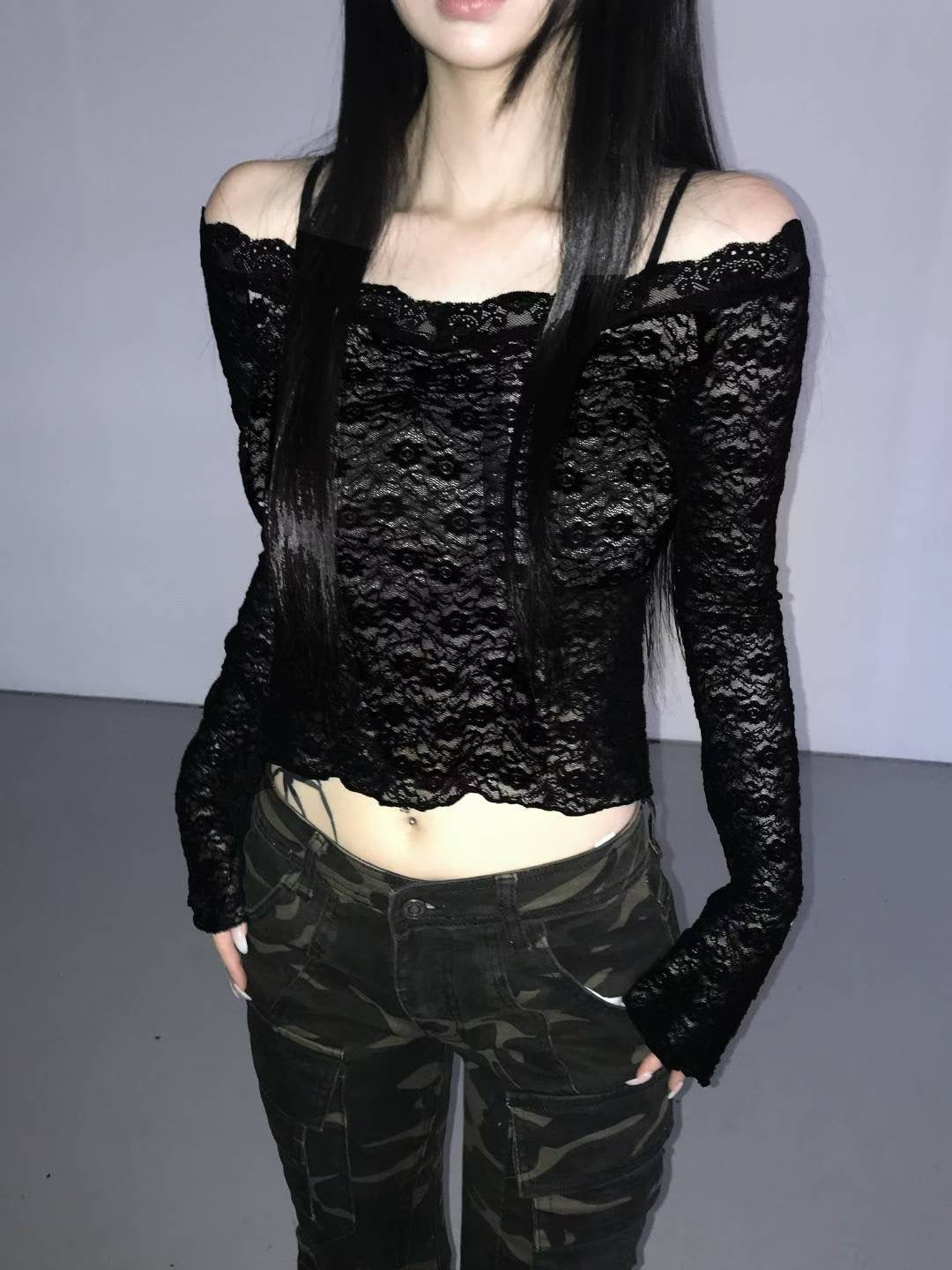 ‘Moonstruck’ off shoulder top