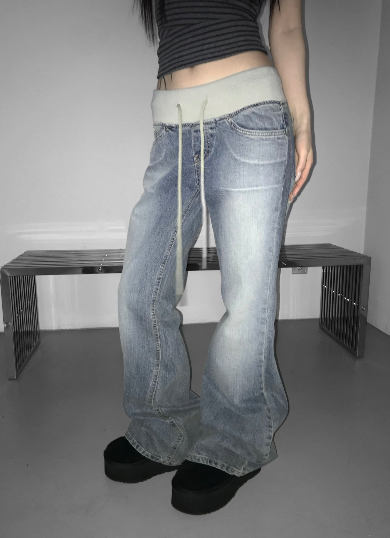 [ ian同款 ] ‘Delulu’ bell-bottom jeans