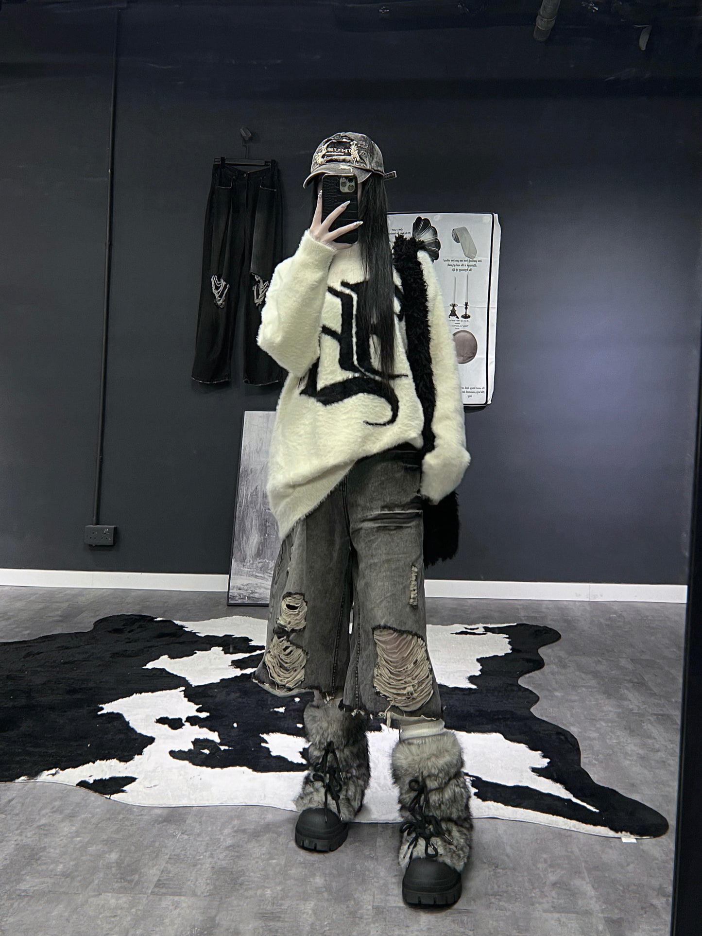 [unisex] ‘ B ‘sweater