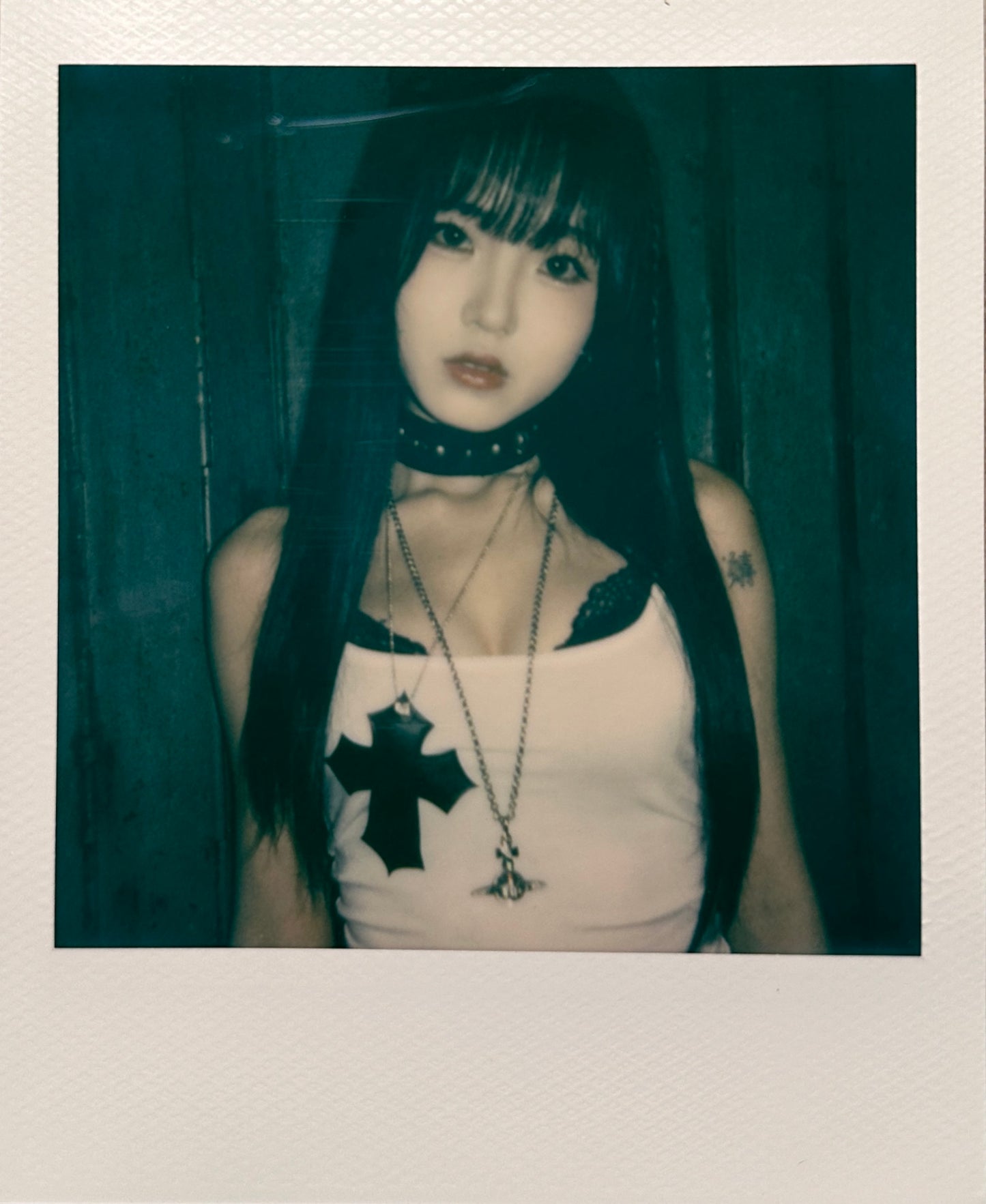 CROSS NECKLACE SLEEVELESS