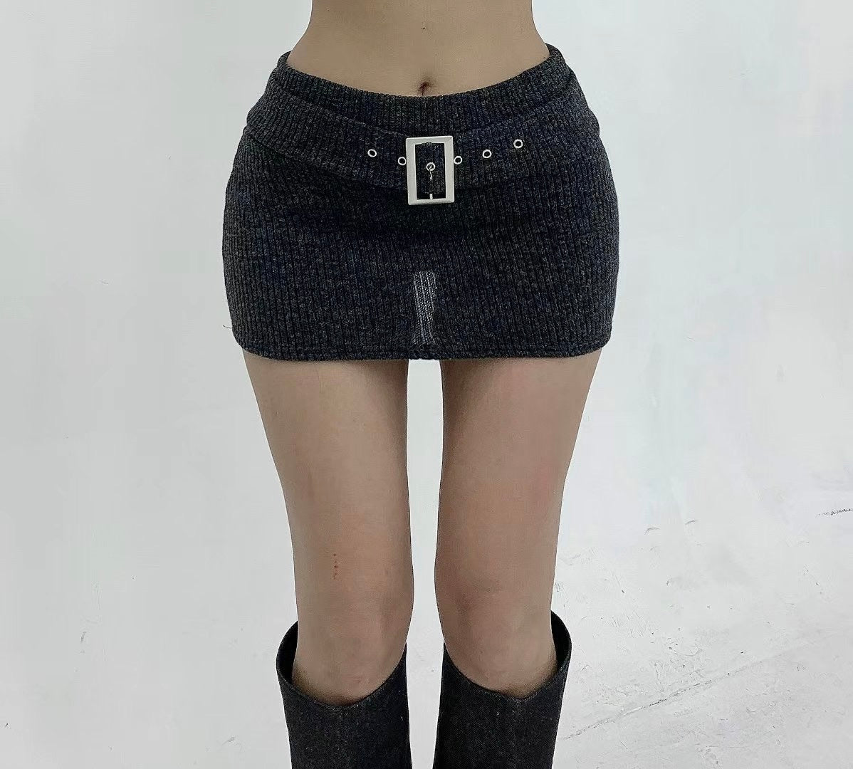 Cream belt skirt