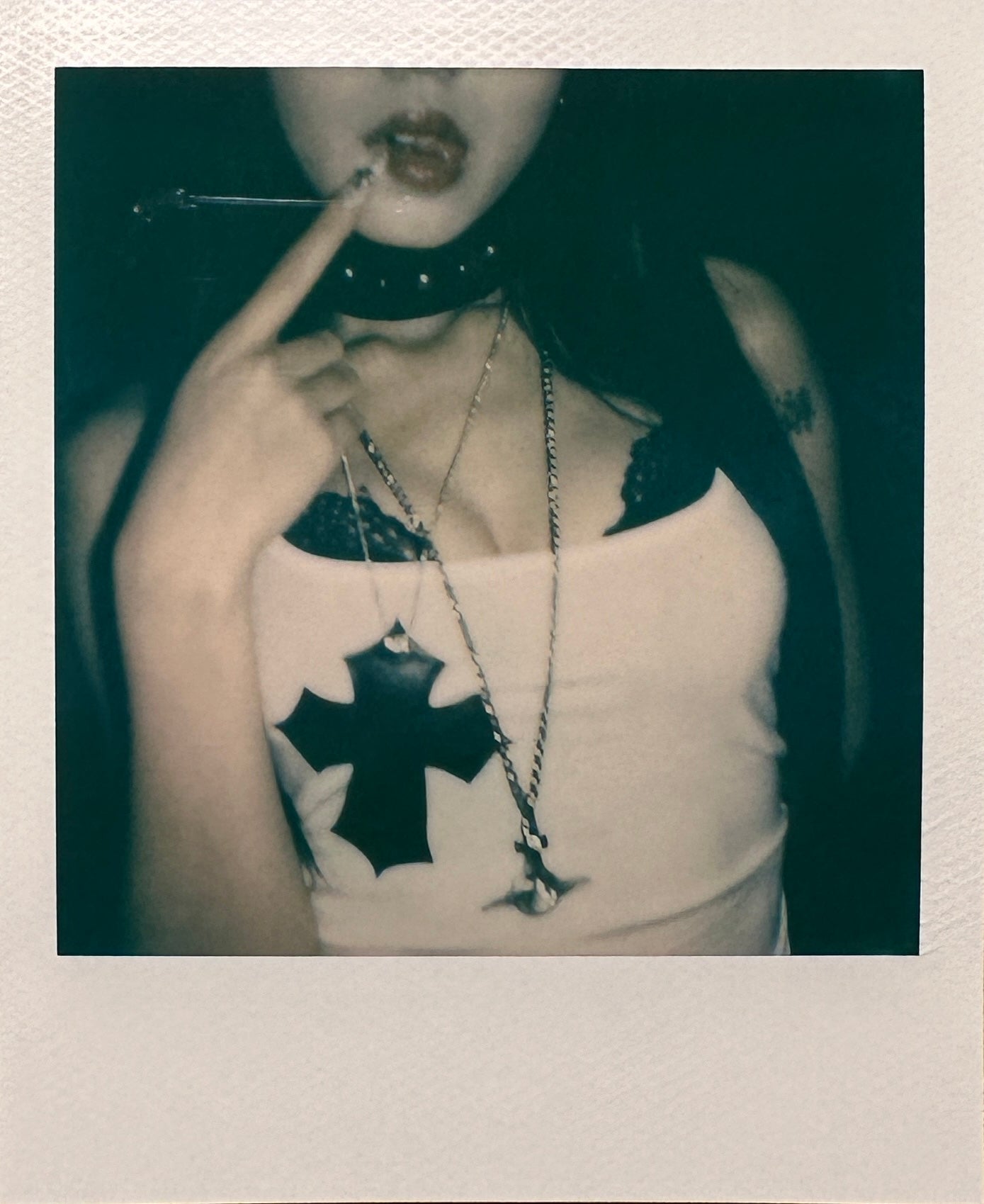 CROSS NECKLACE SLEEVELESS