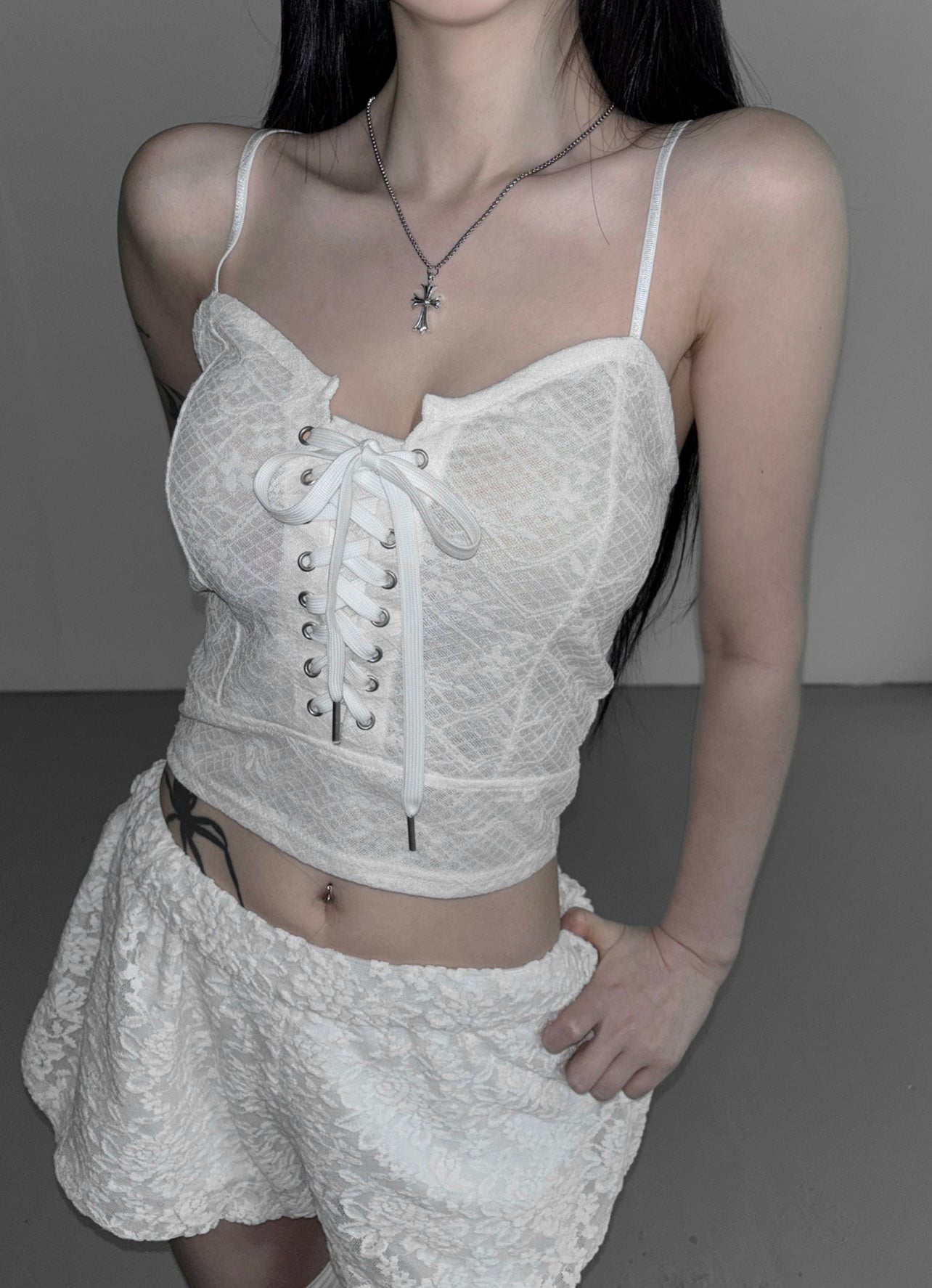 ‘TWINS’ ribbon lace tank top