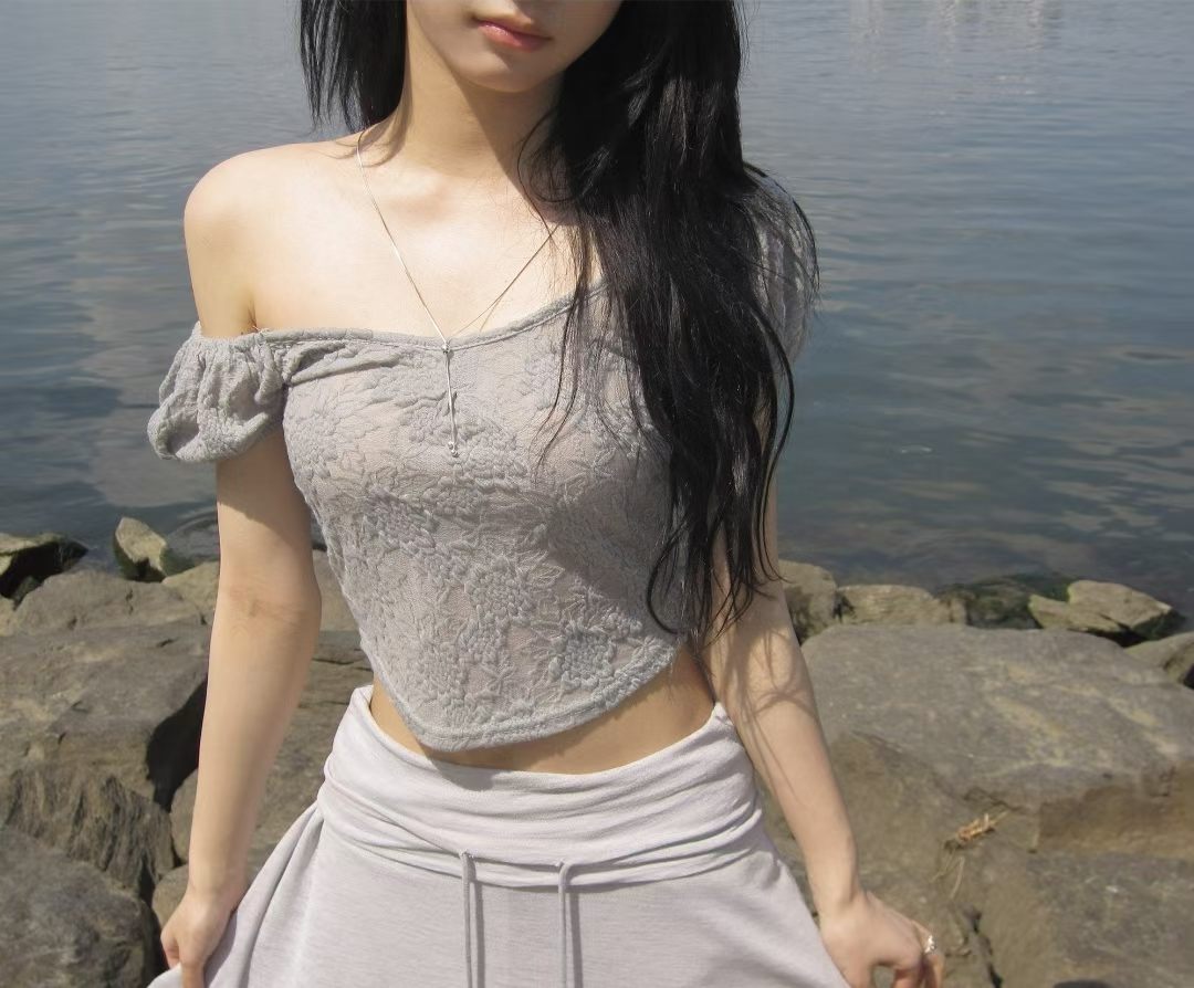 ‘ALL THE LOVE’ fafa lace top