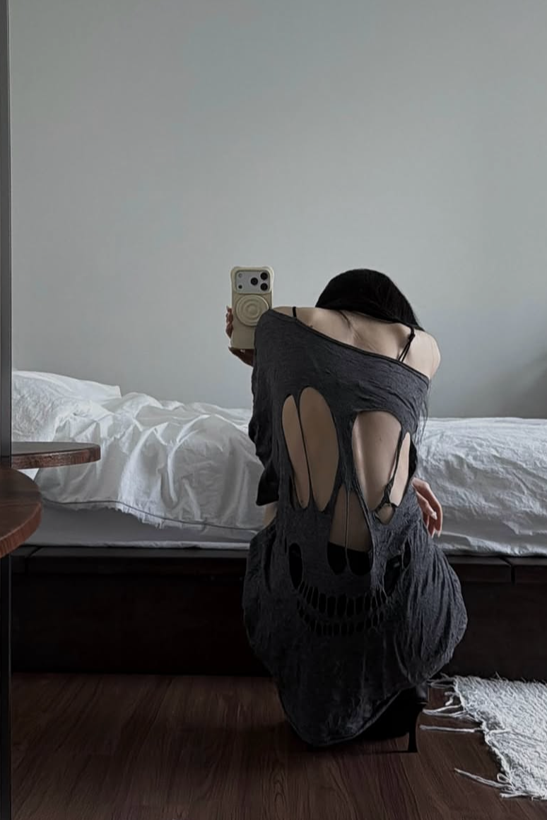 CRINKLE SKULL CUT OUT ONE SHOULDER