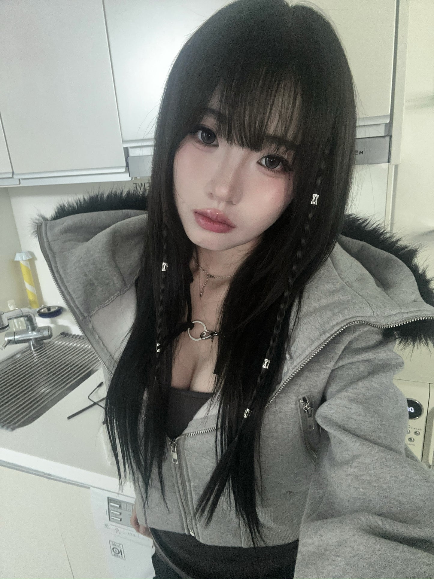 ‘Jealous type’ fur cropped hoodie zip up