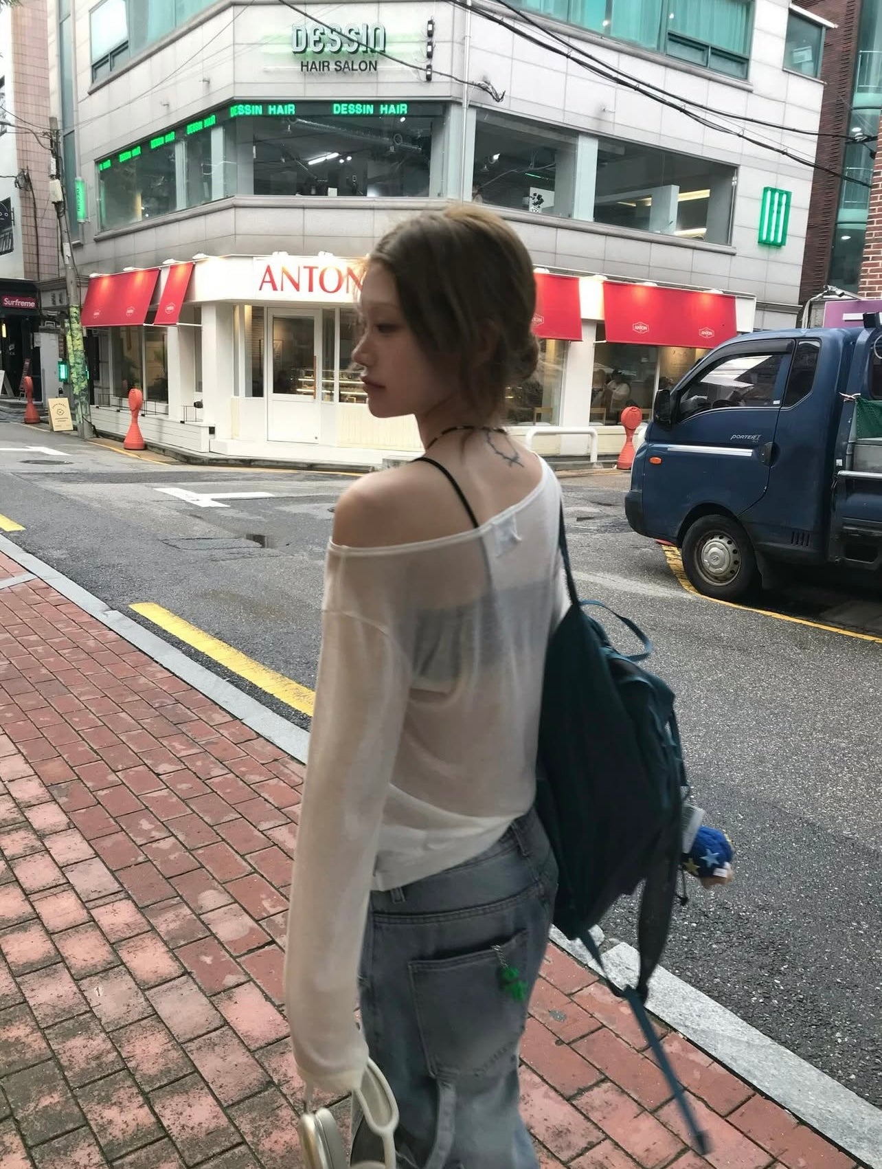 [ Jennie同款 ]
LETTERING SHEER LONG SLEEVE