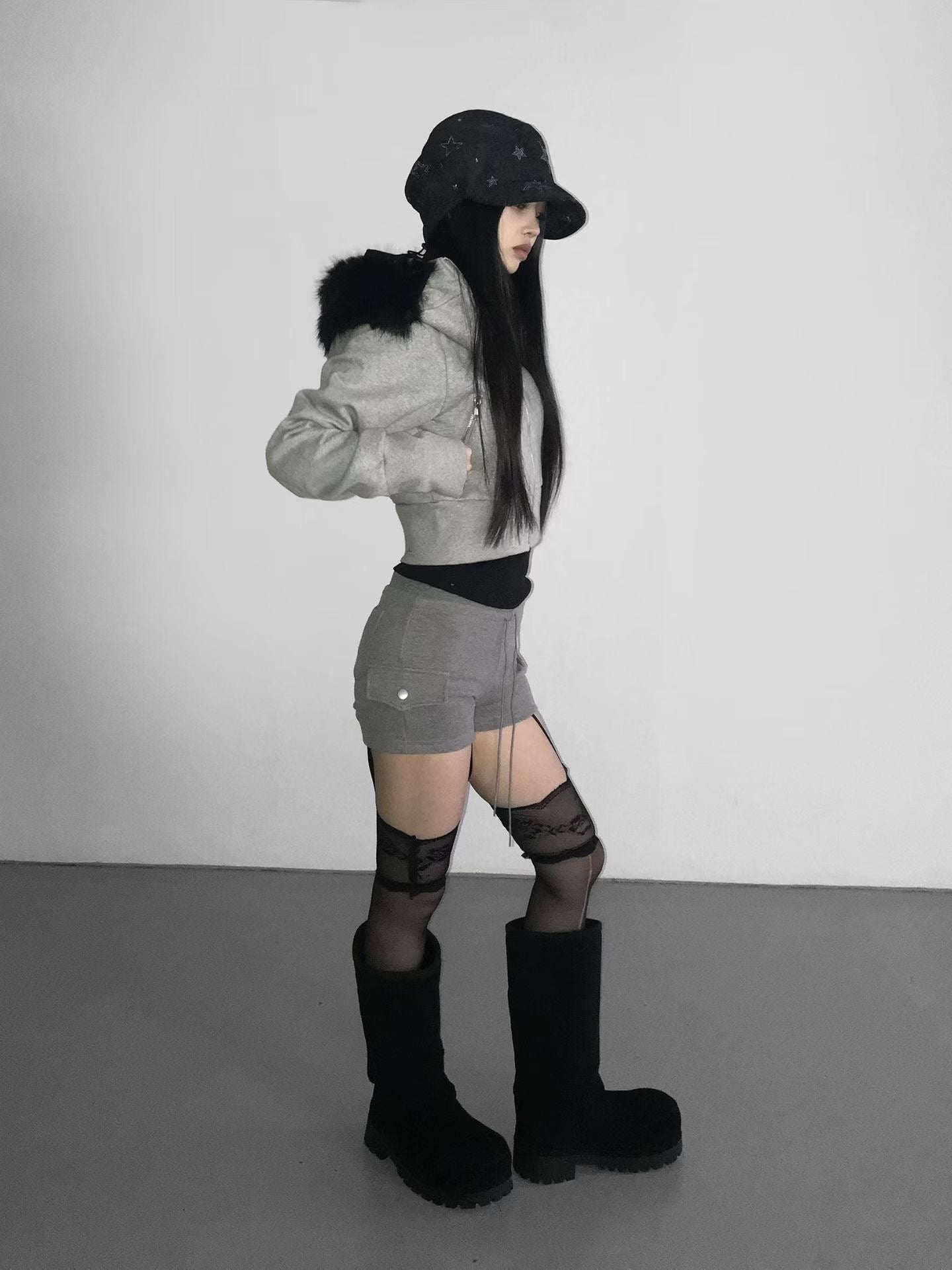 ‘Jealous type’ fur cropped hoodie zip up