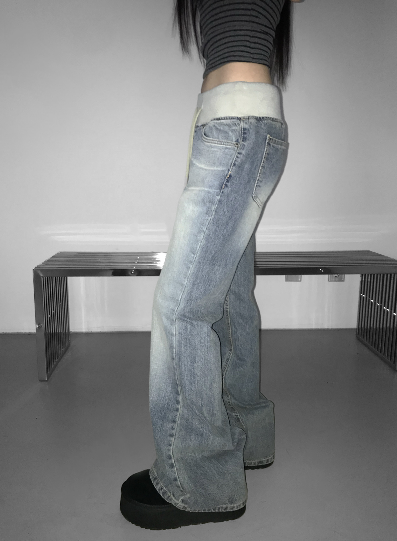 [ ian同款 ] ‘Delulu’ bell-bottom jeans
