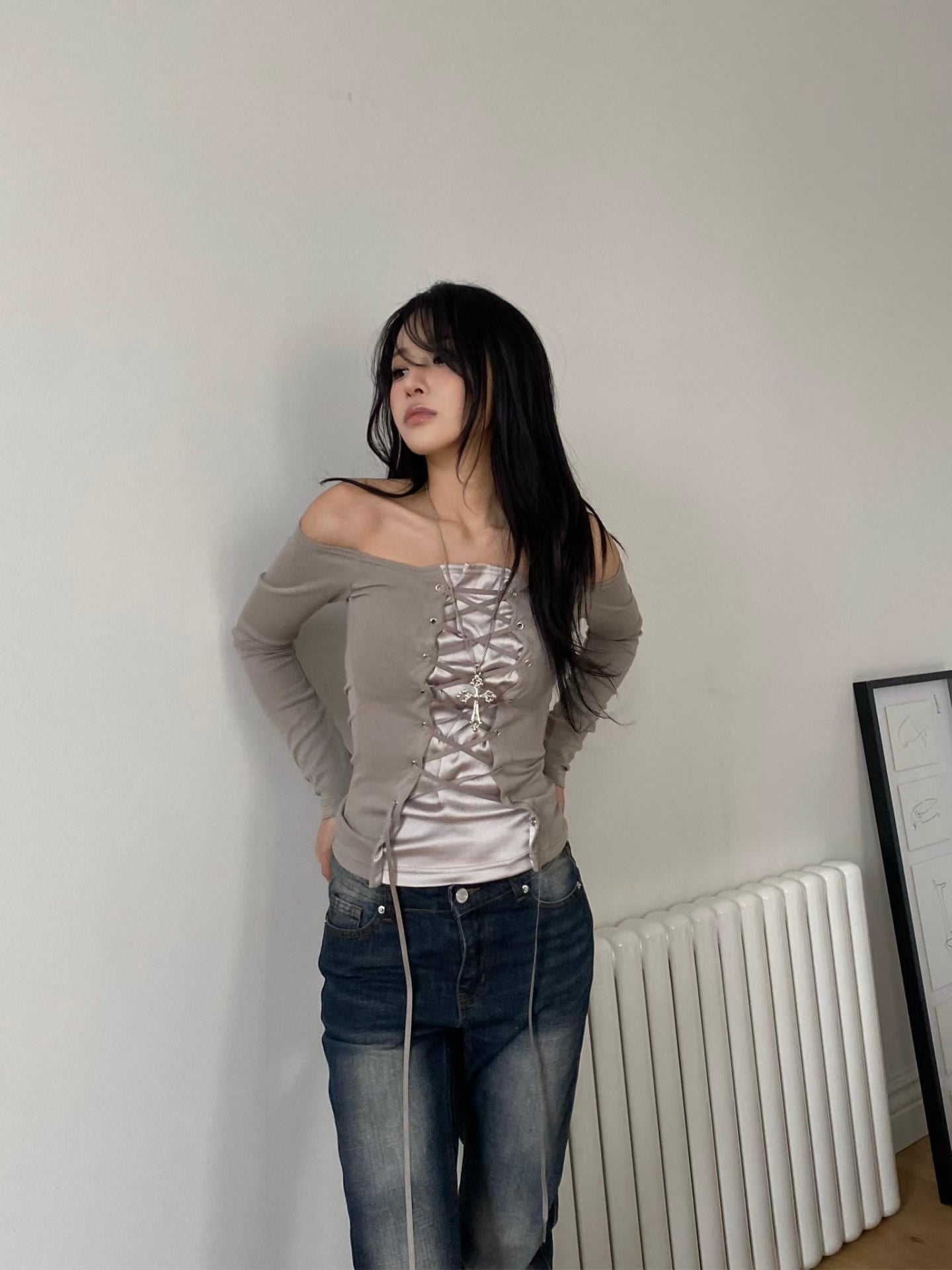 ‘I know love’ off shoulder top