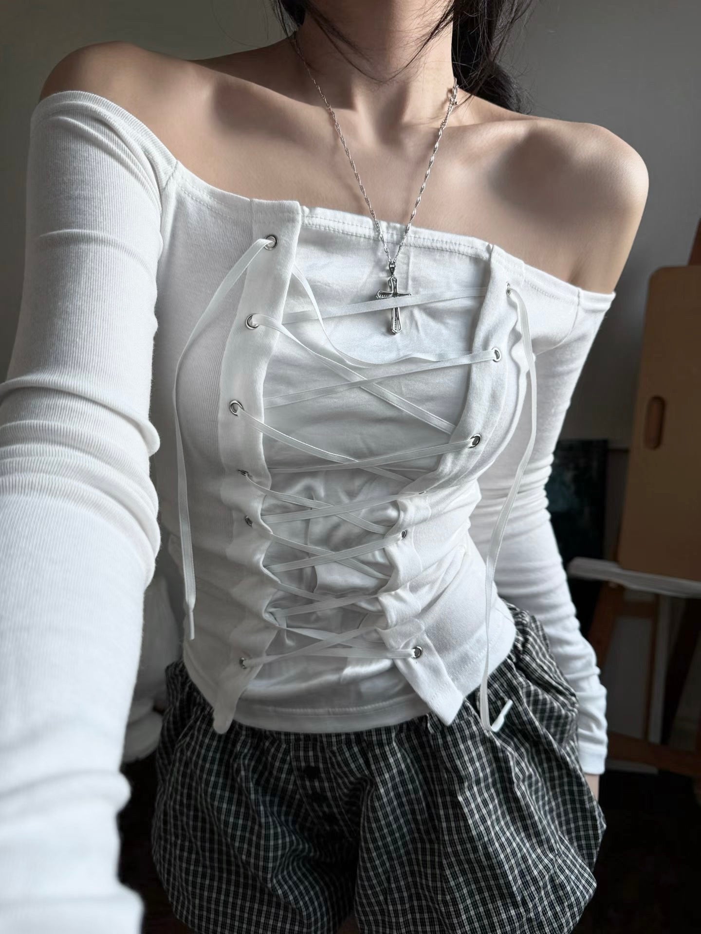 ‘I know love’ off shoulder top