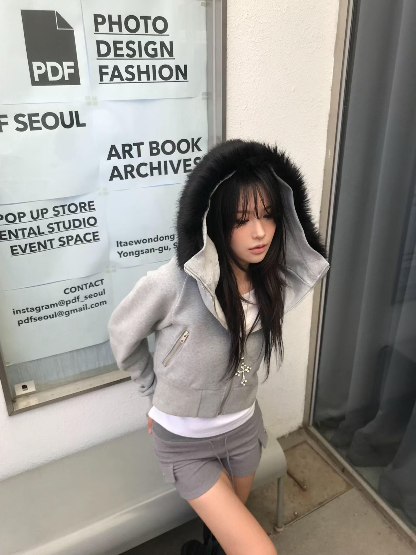 ‘Jealous type’ fur cropped hoodie zip up