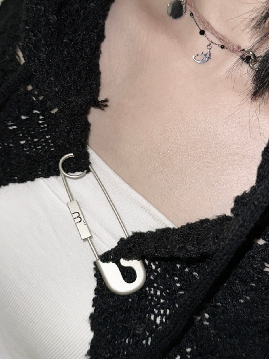 huge pin cropped damaged knitwear