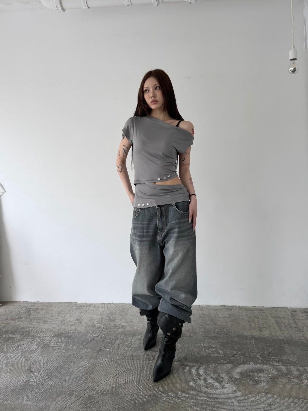 Side hollow out tee