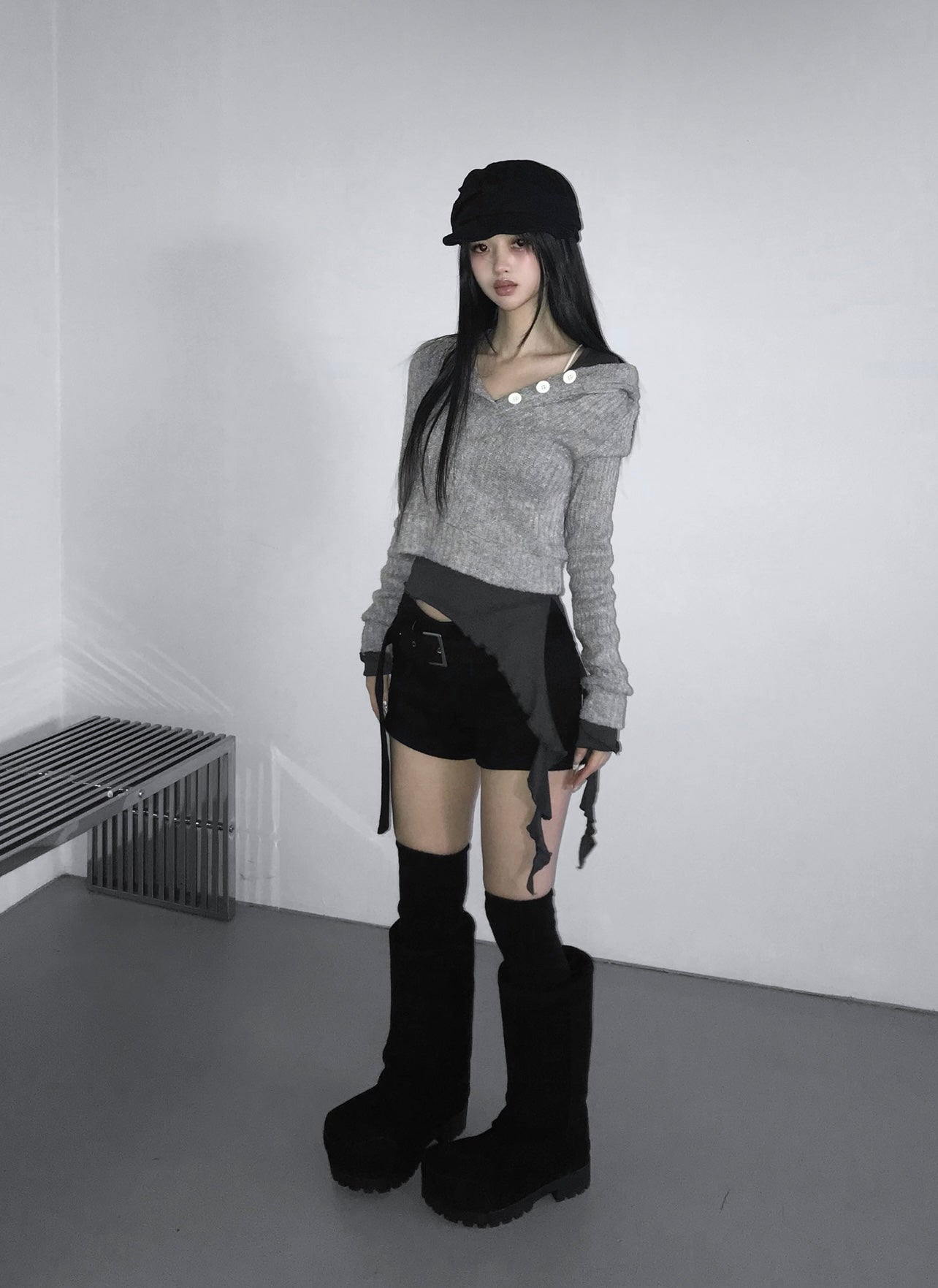 ‘Spend it’ shorts with belt