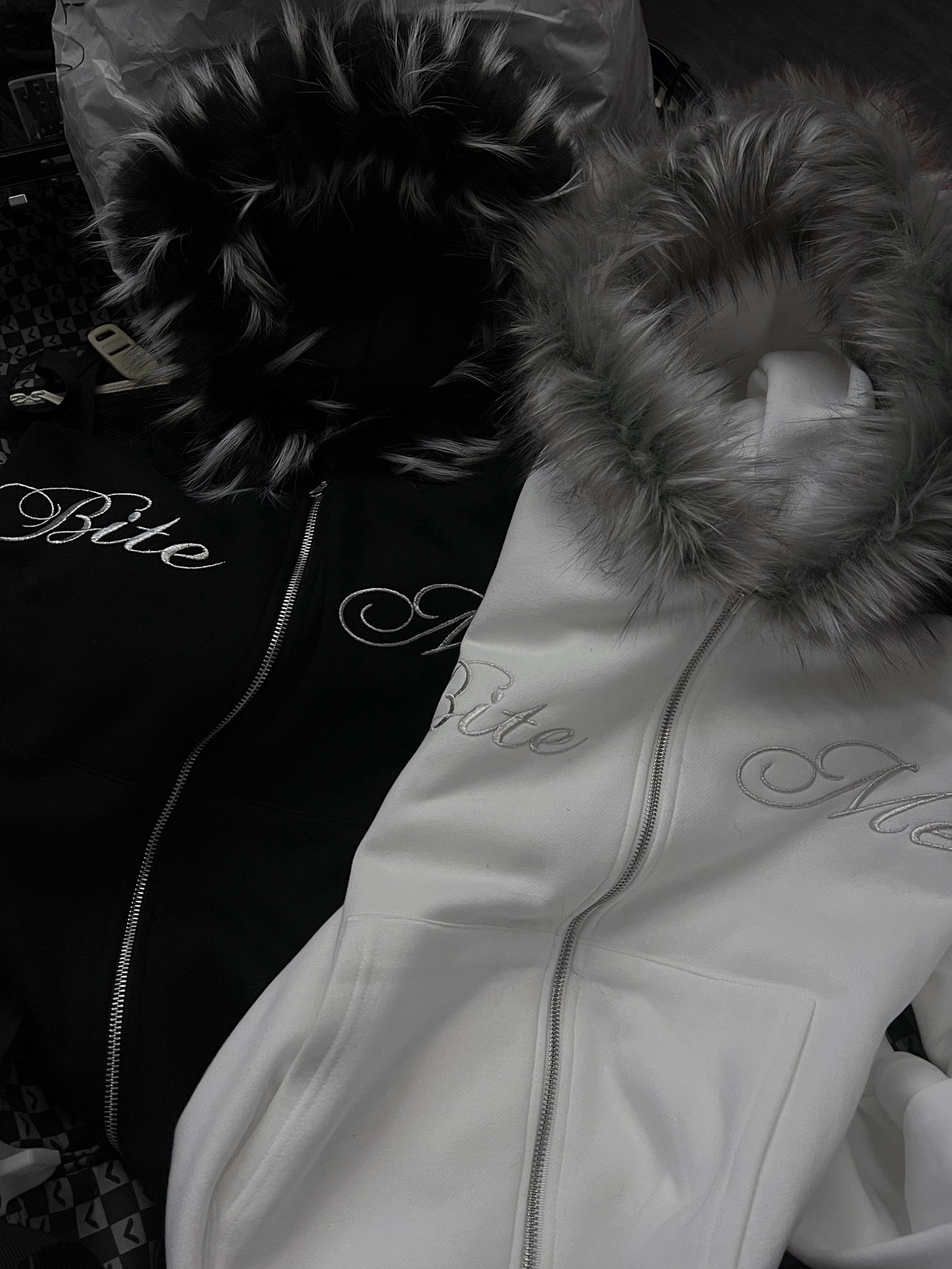 ‘BITE ME’ hoodie zipup