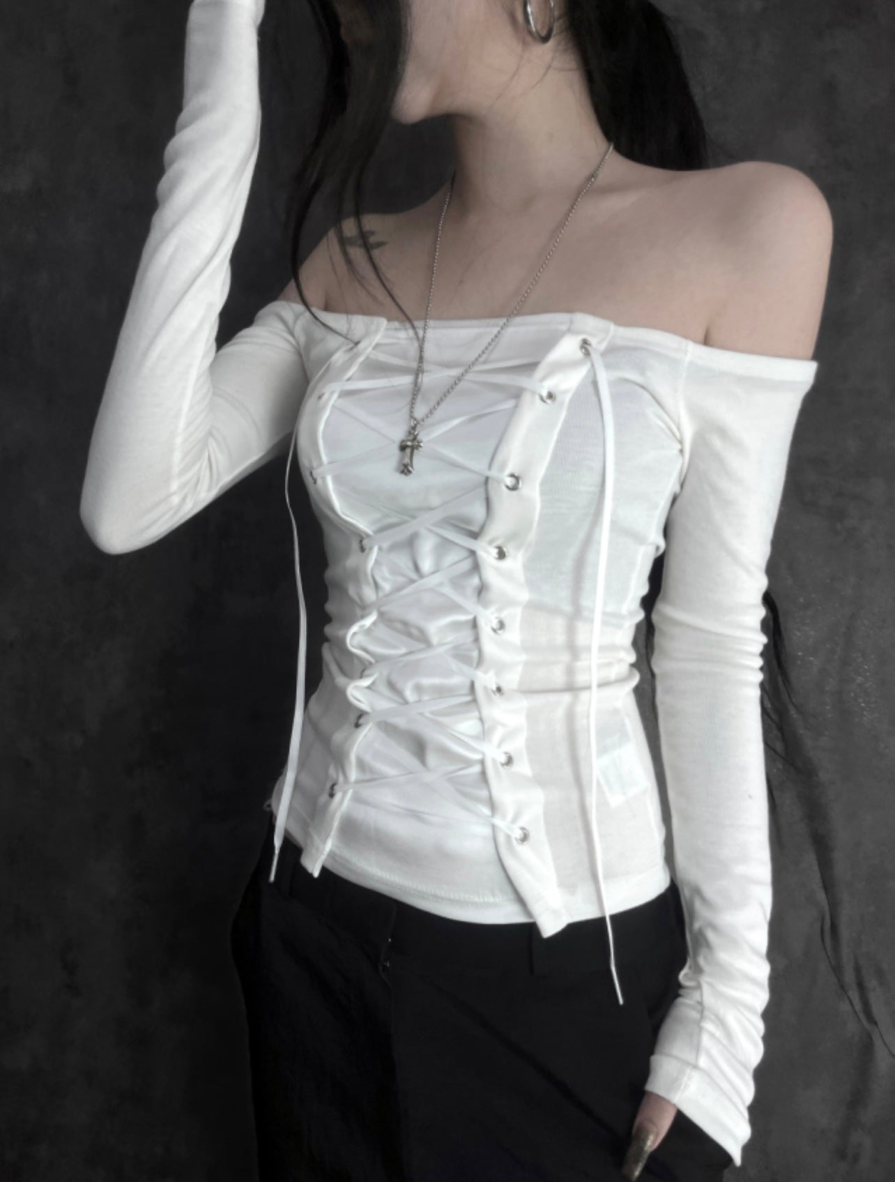 ‘I know love’ off shoulder top