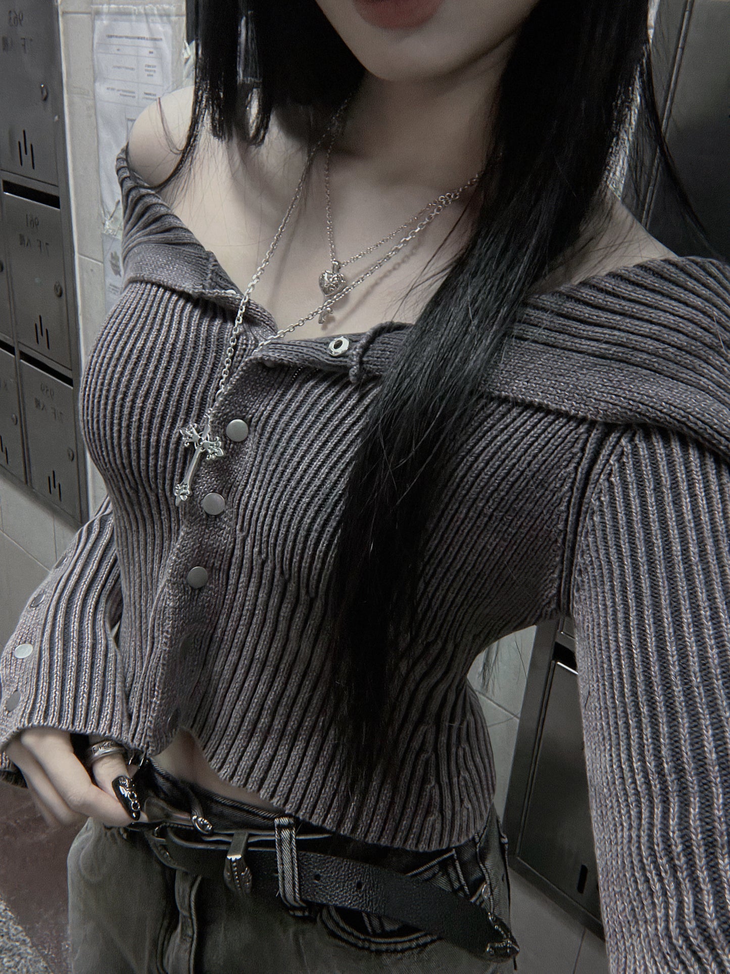 snap button knitted off shoulder