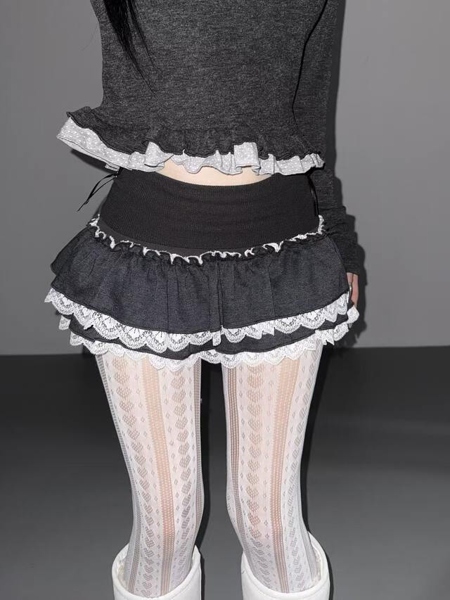 ‘First love’ lace cake skorts