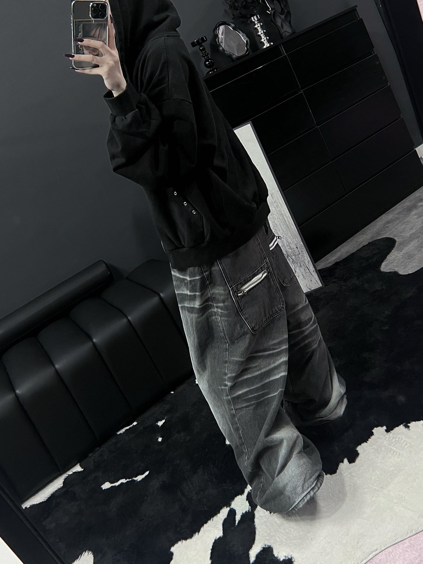 Back zipper pockets loose jeans