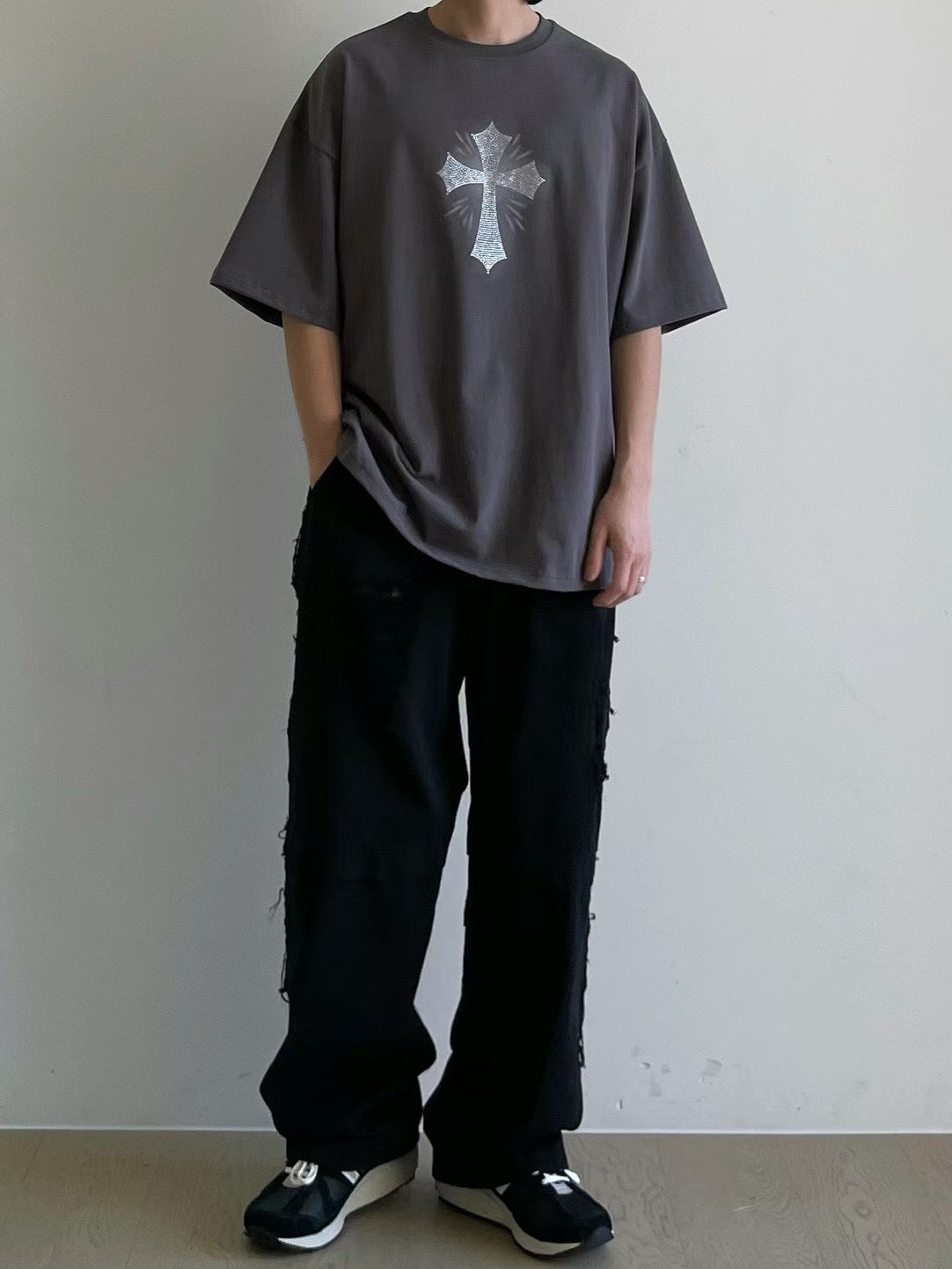 Diamond cross tee